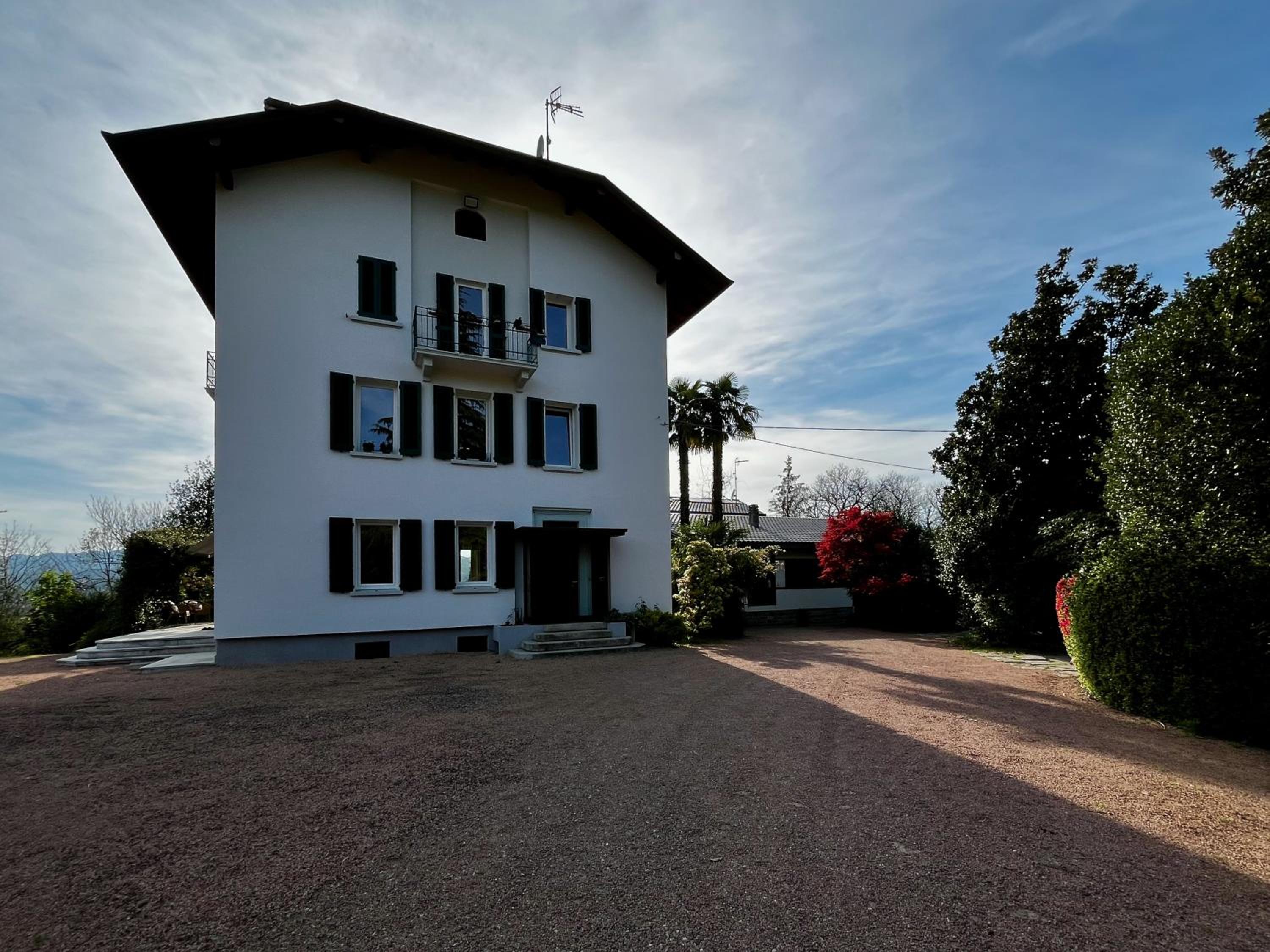 Country house close to Orta Lake