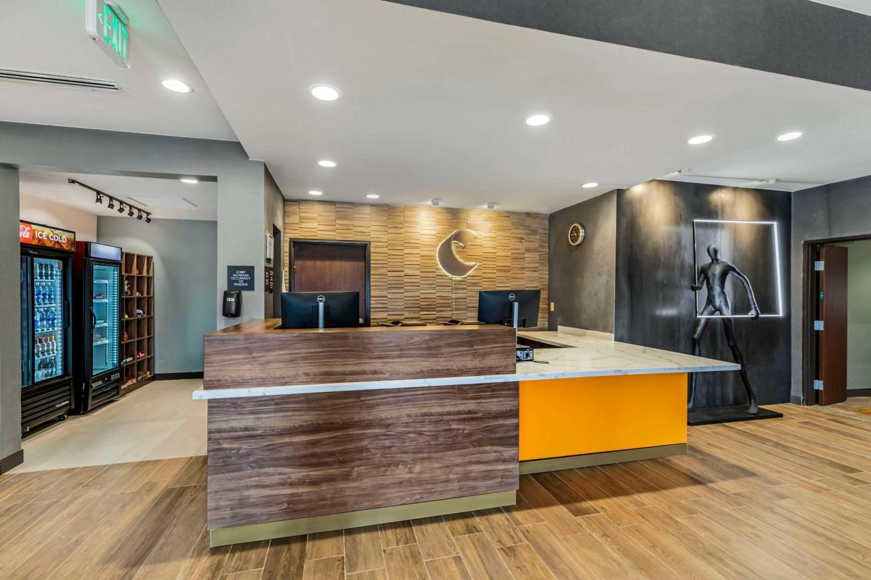 Comfort Suites Cheyenne view 3