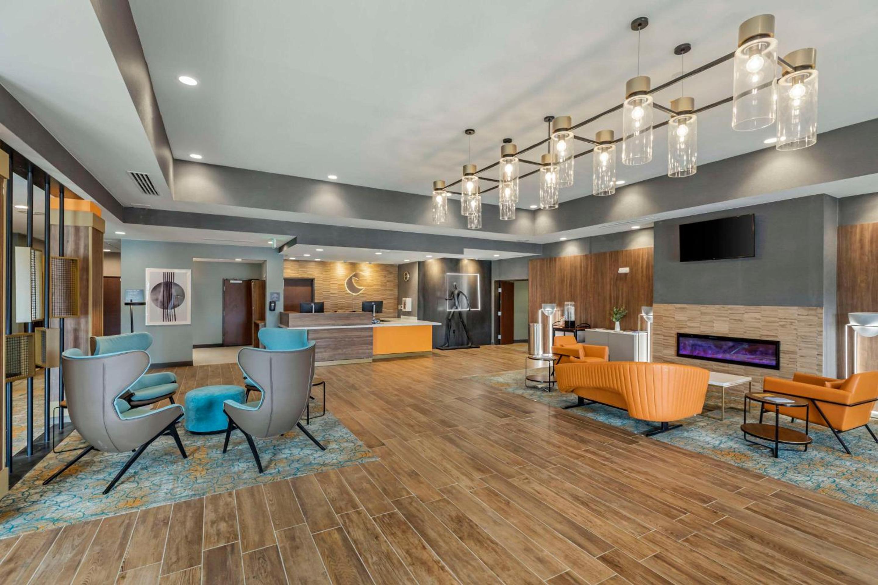 Comfort Suites Cheyenne view 4