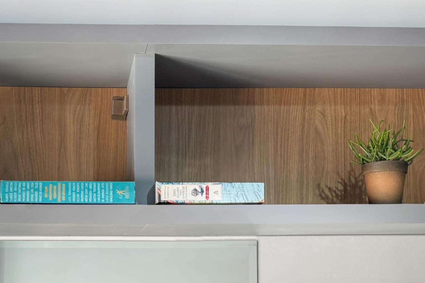 Apartamento com Varanda Excelente Localização no Itaim bibi