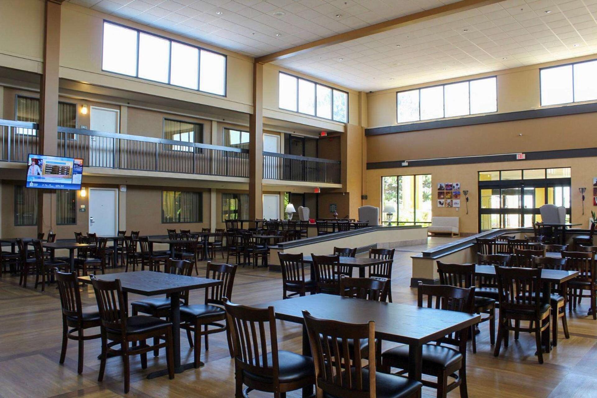 North Platte Vacations - Ramada by Wyndham North Platte - Property Image 6