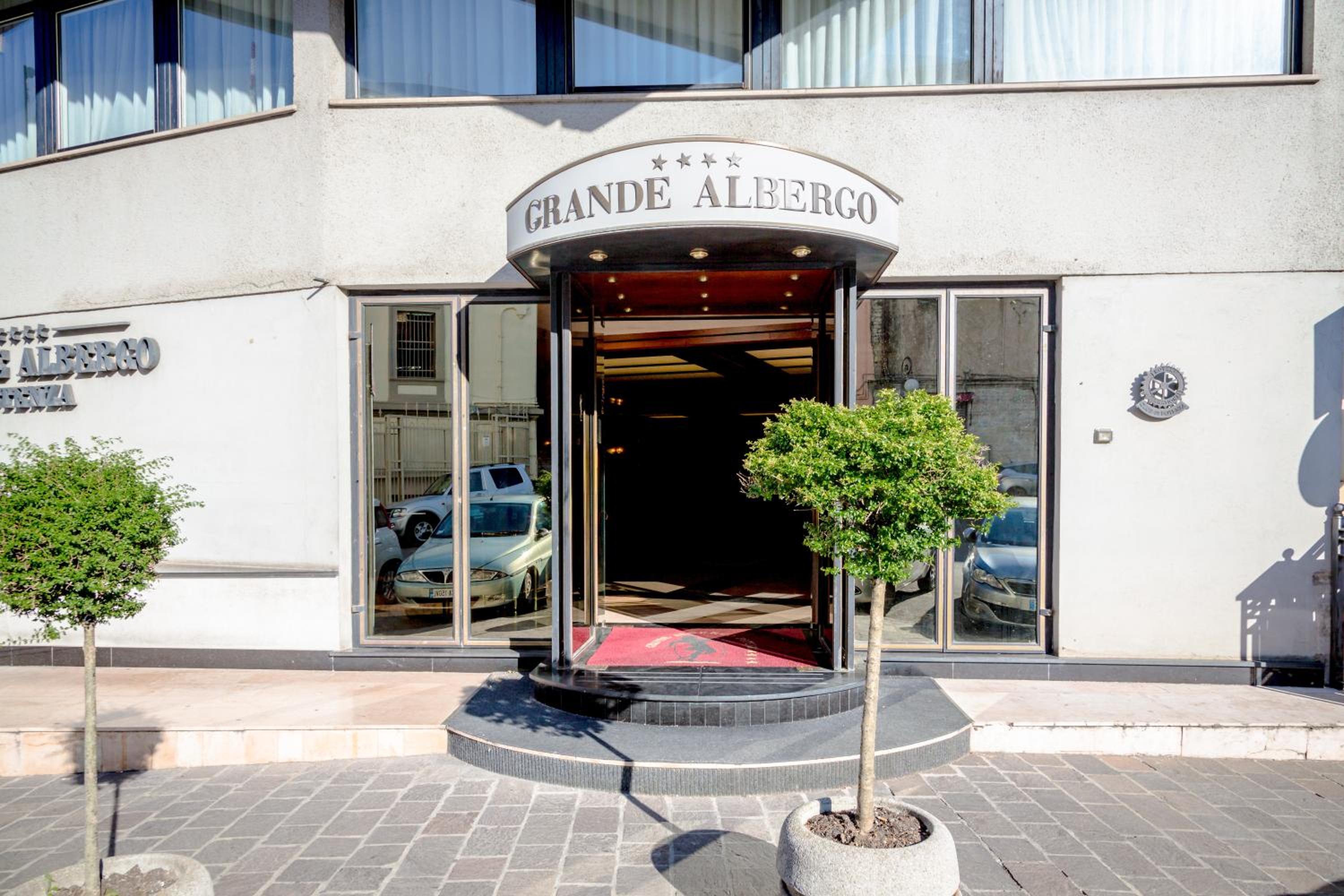Hotel Grande Albergo Potenza - Image 1
