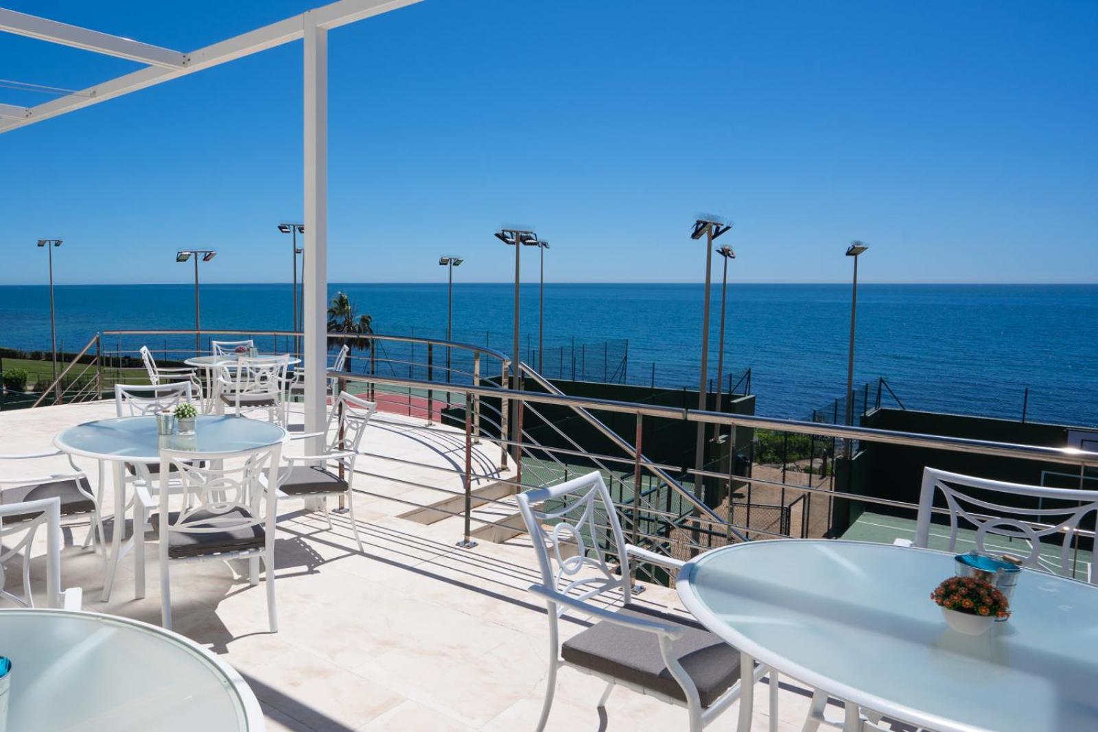 Beach-line apartment