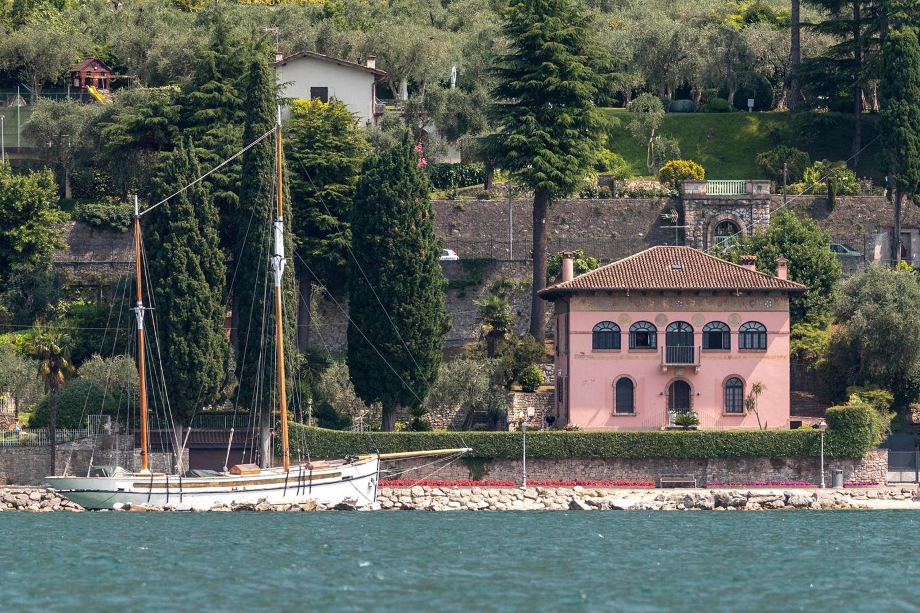 Villa Schlosser Lake Front & Private Pool view 2