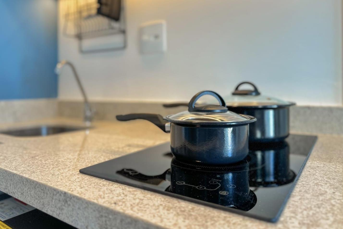 Apartamento com Varanda Excelente Localização no Itaim bibi