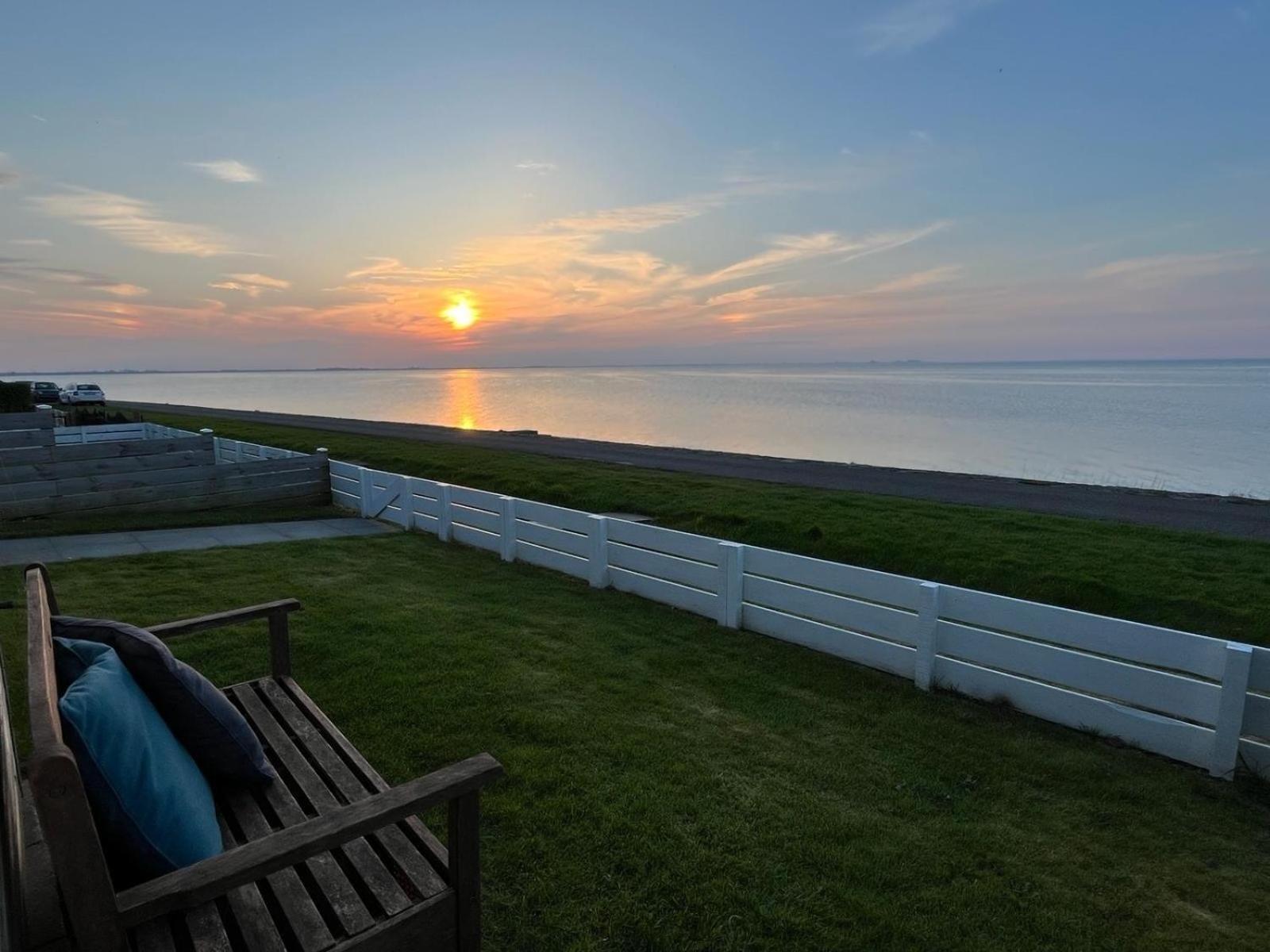 Traumlage Nr51 Traumblick direkt am Wattenmeer erste Reihe unendliche Weite, eingebettet in der Natur view 2