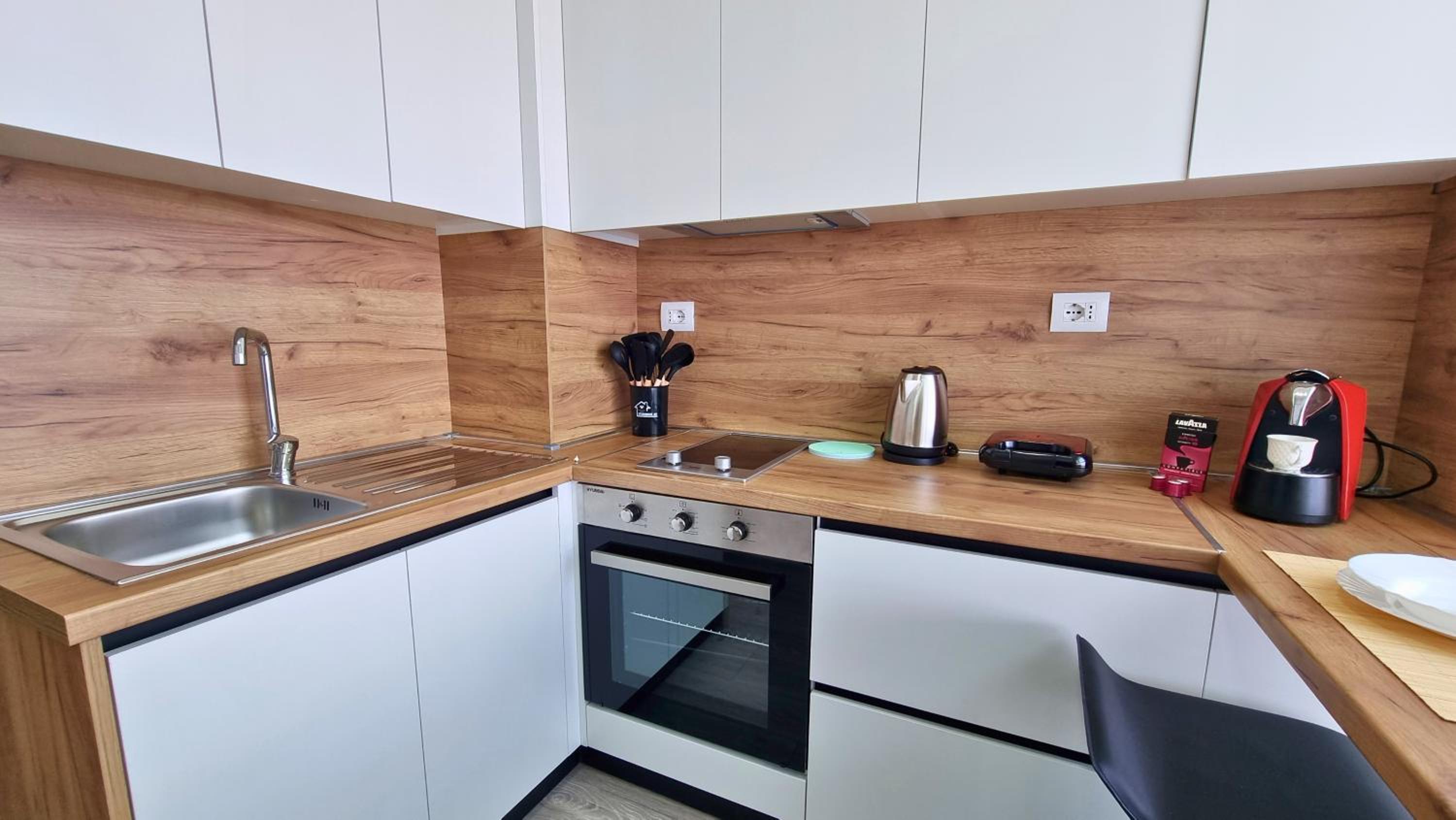 Cozy 2br condo Free Parking-WiFi-AC-Dryer
