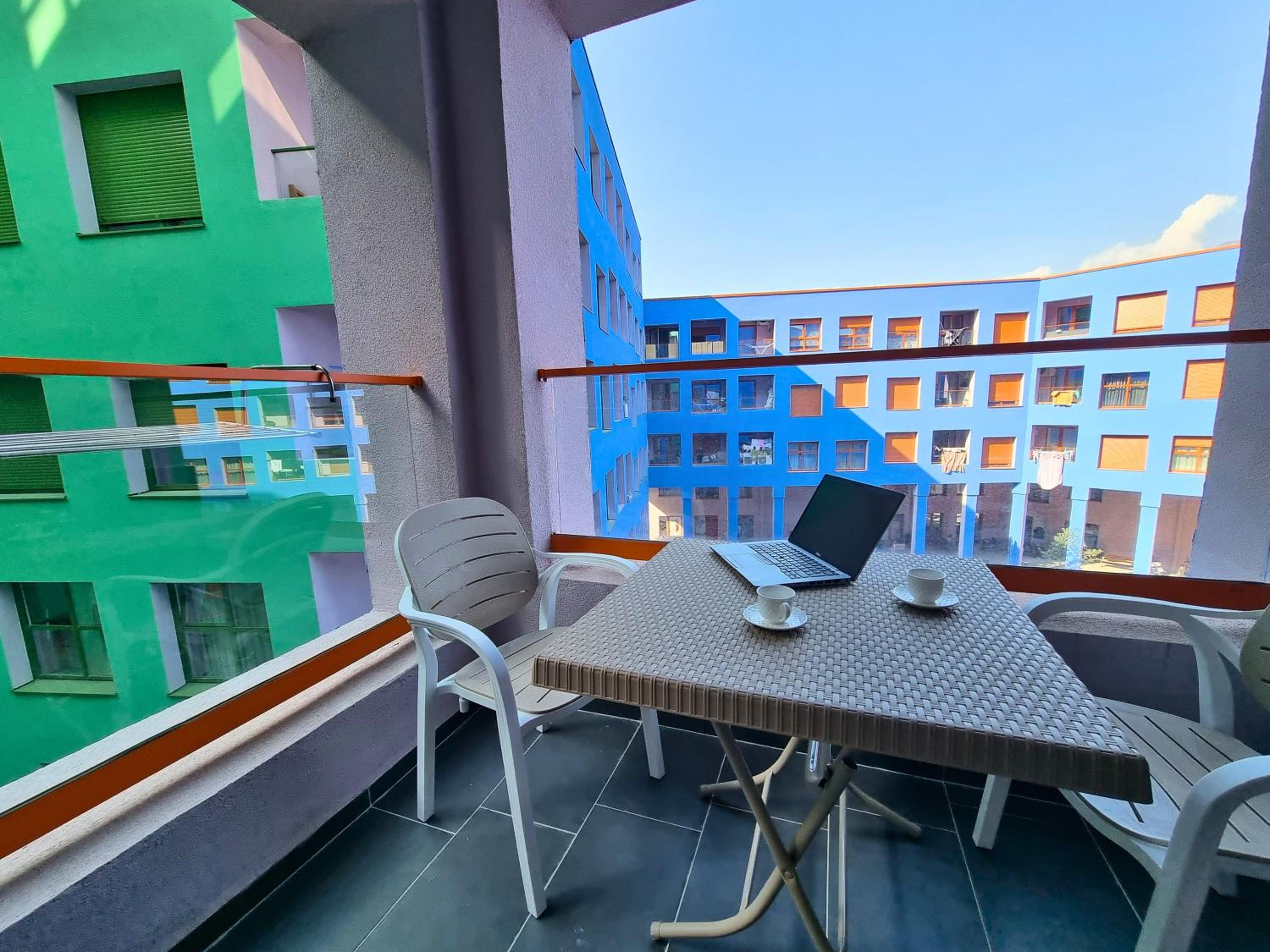 Cozy 2br condo Free Parking-WiFi-AC-Dryer