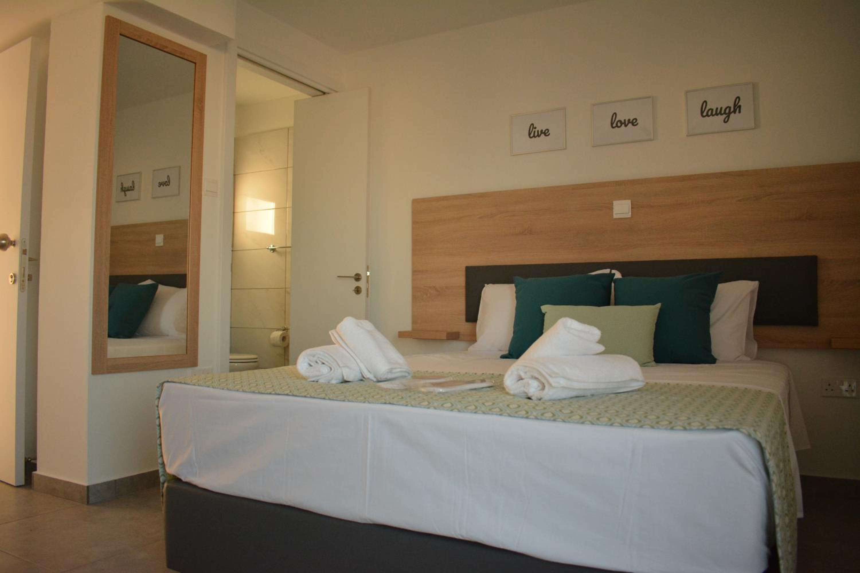 Green Bay Suites