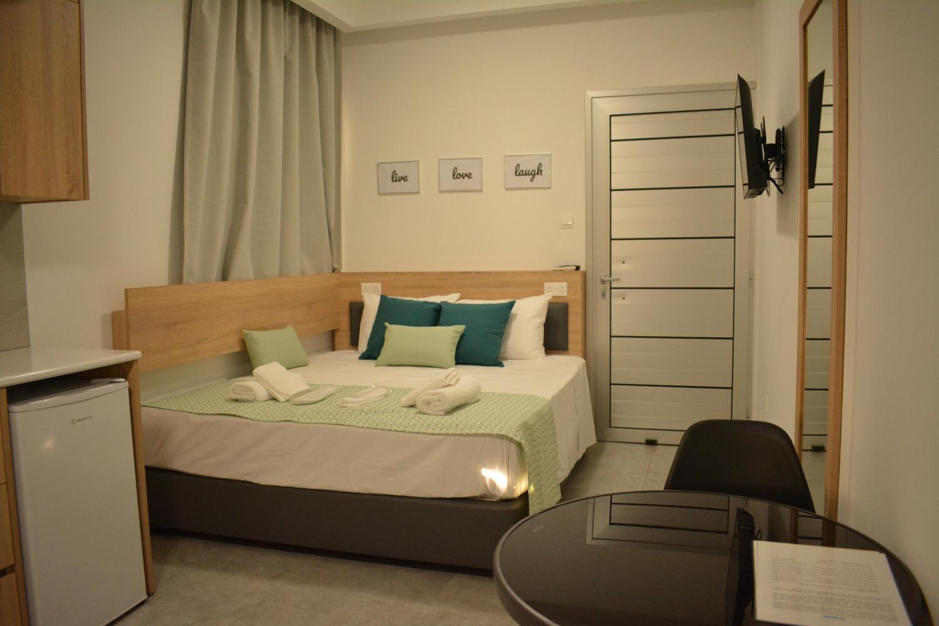 Green Bay Suites