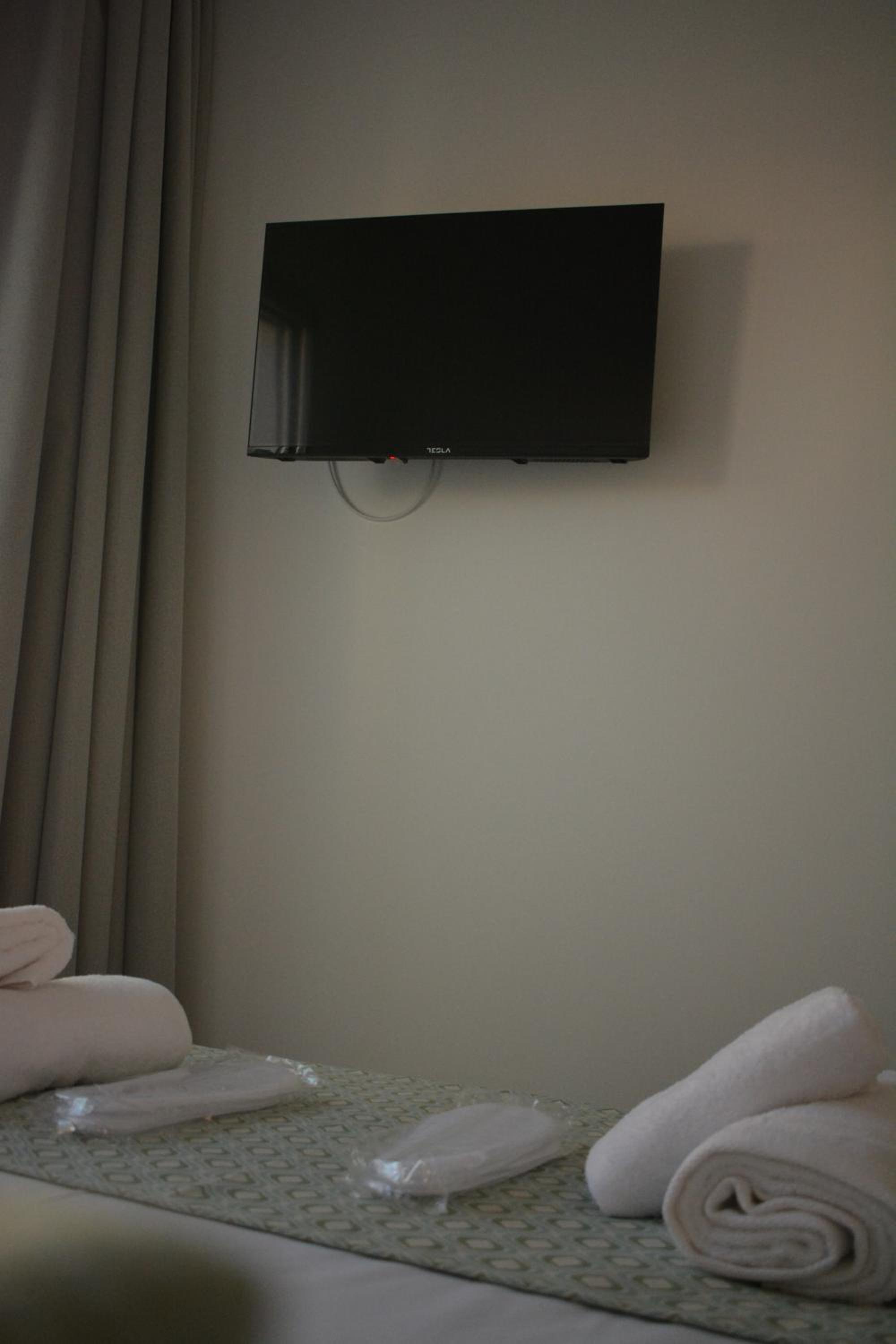 Green Bay Suites