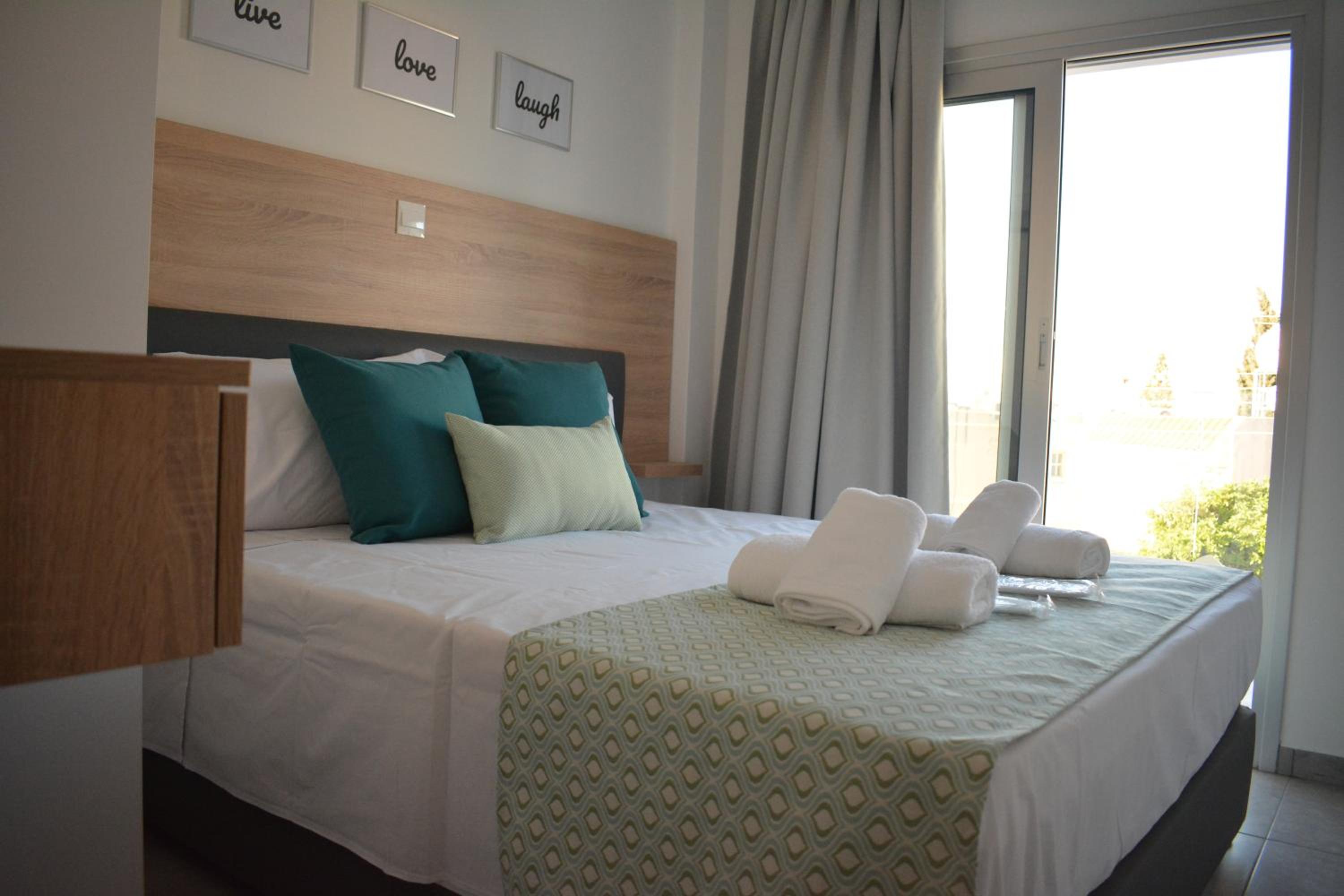 Green Bay Suites