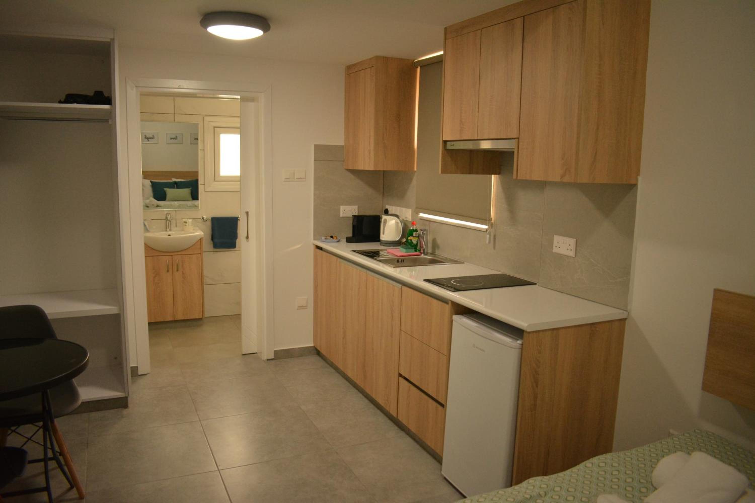 Green Bay Suites