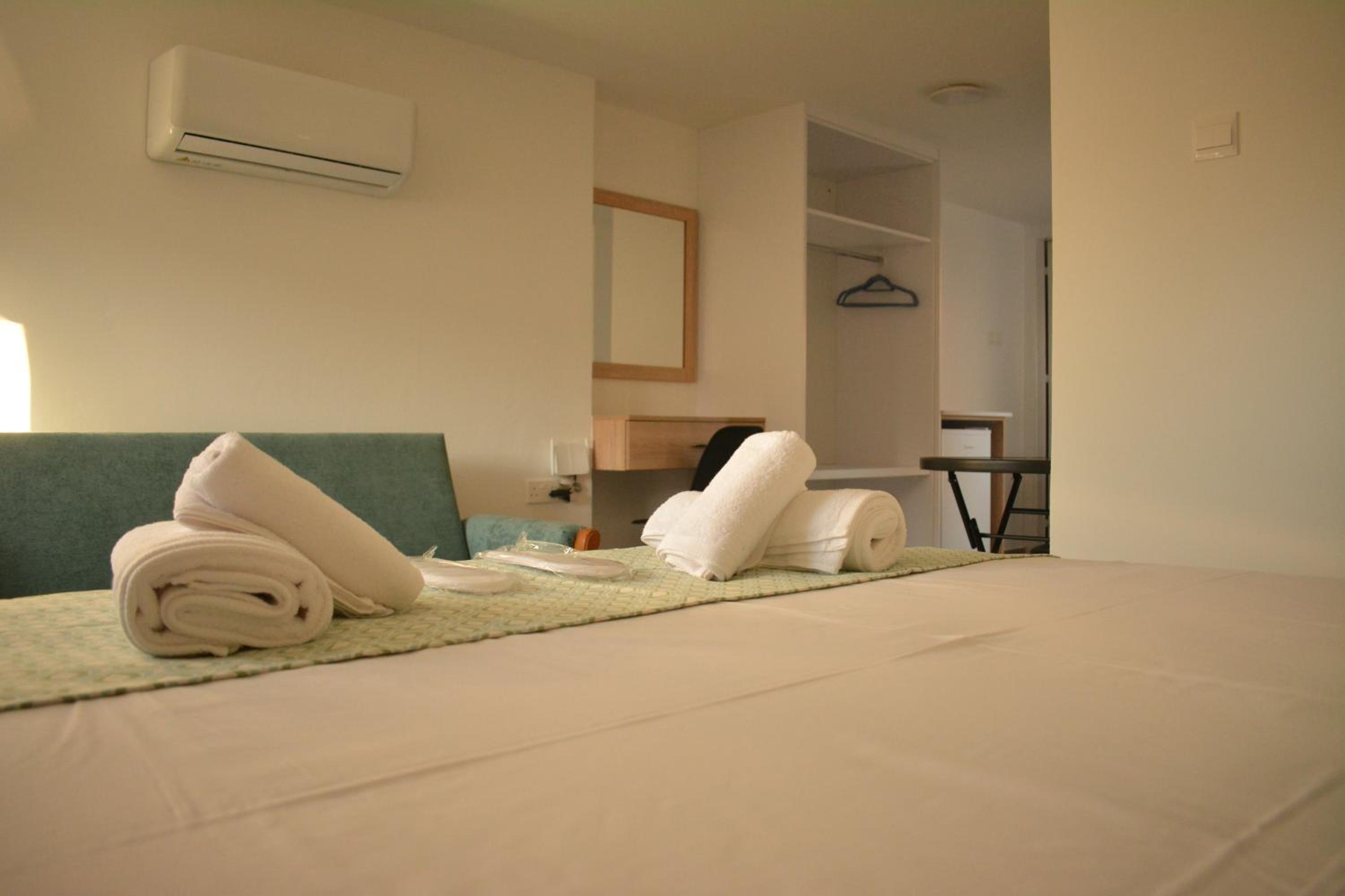 Green Bay Suites