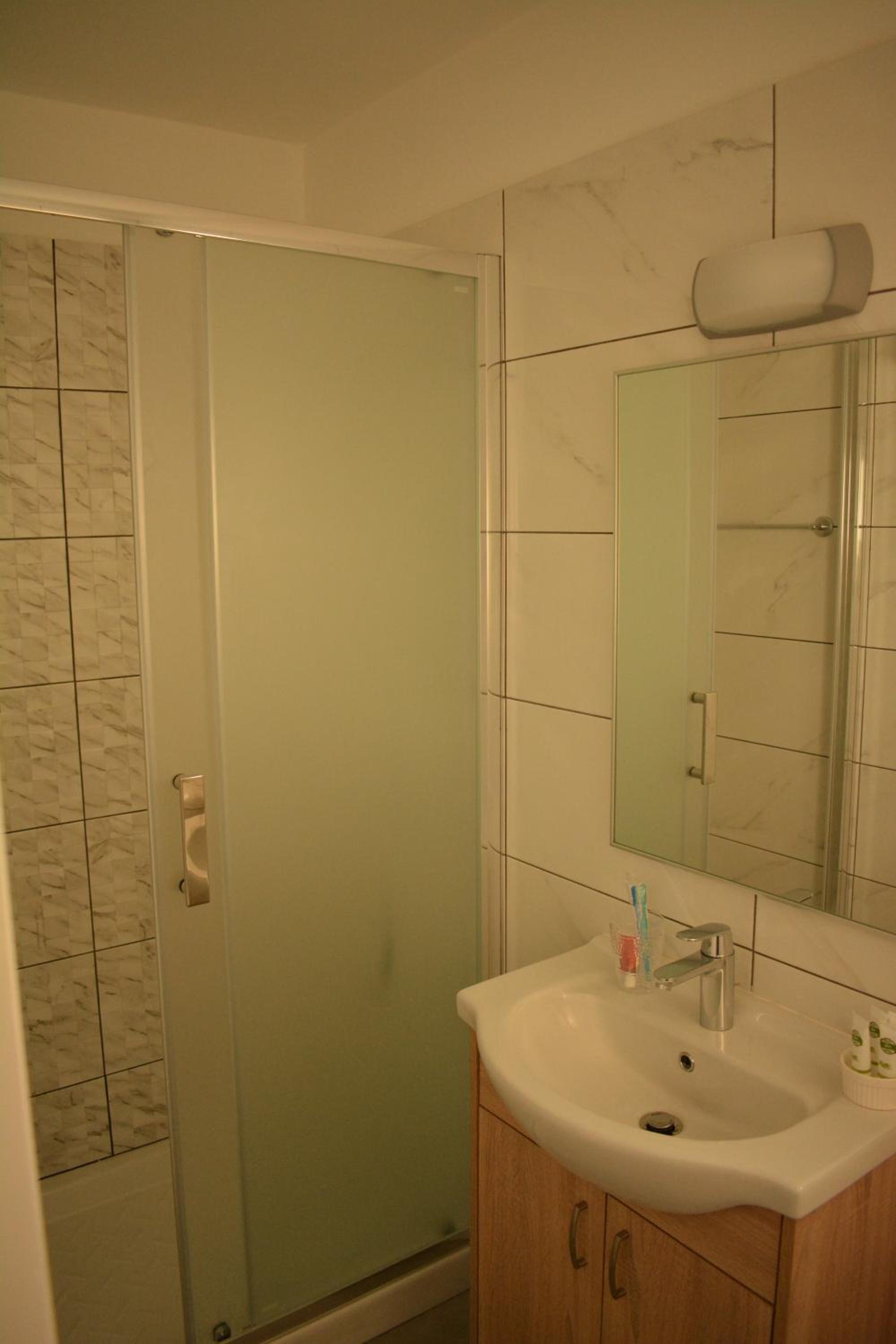 Green Bay Suites