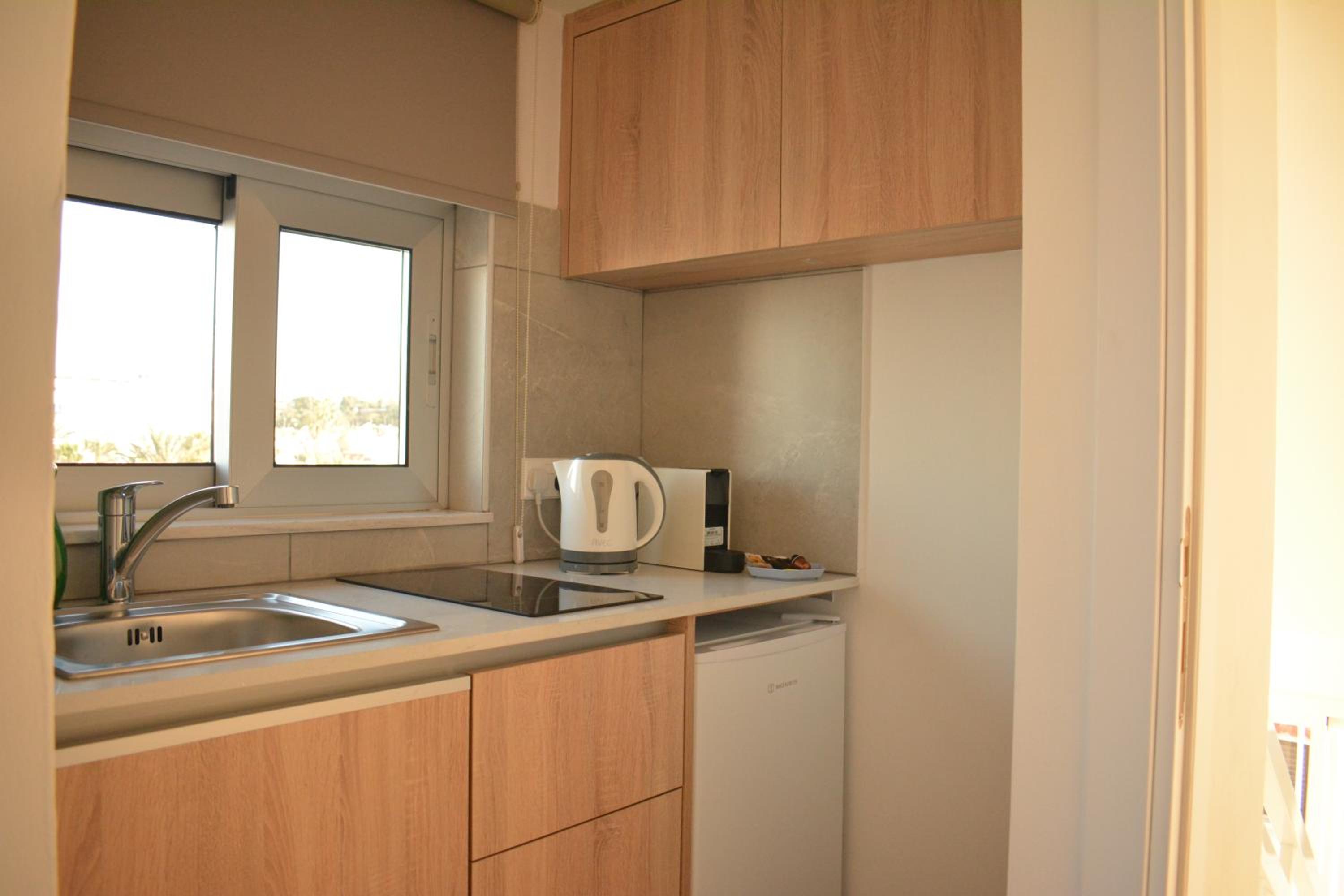 Green Bay Suites
