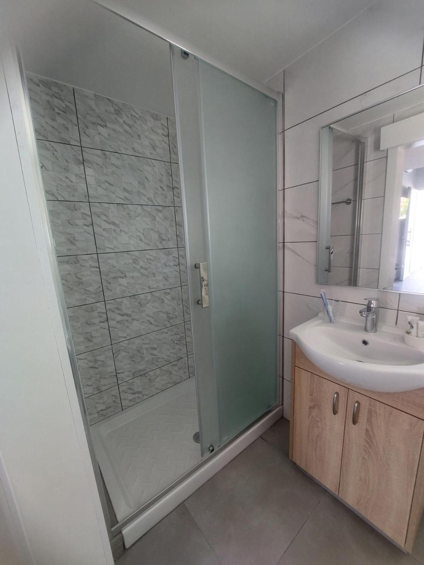 Green Bay Suites