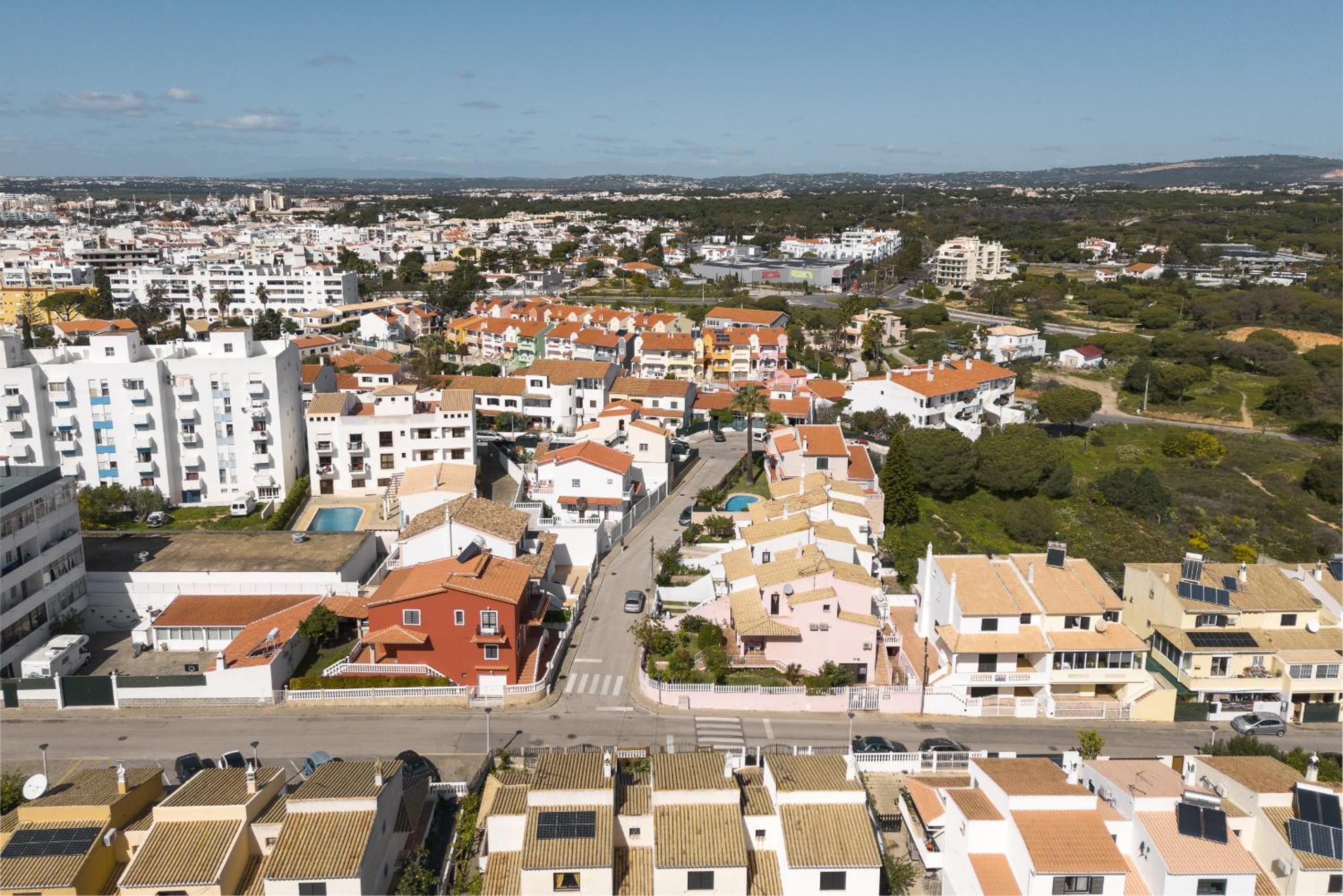 Vila Branca - V3 by HD PROPERTIES view 3