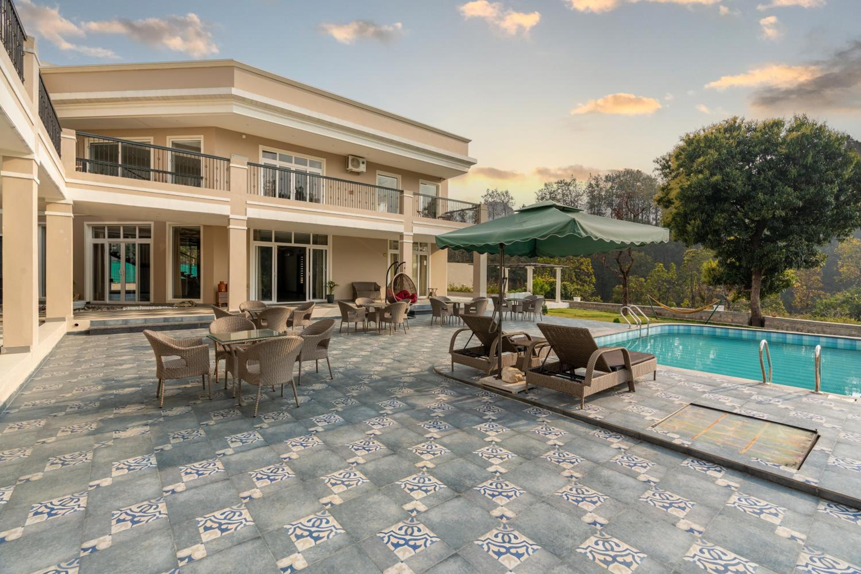 SaffronStays Sukh Saklana Haveli Royalty Rooms - Forest-view stay with pool, expansive lawns & dining near Rishikesh and Dehradun Airport