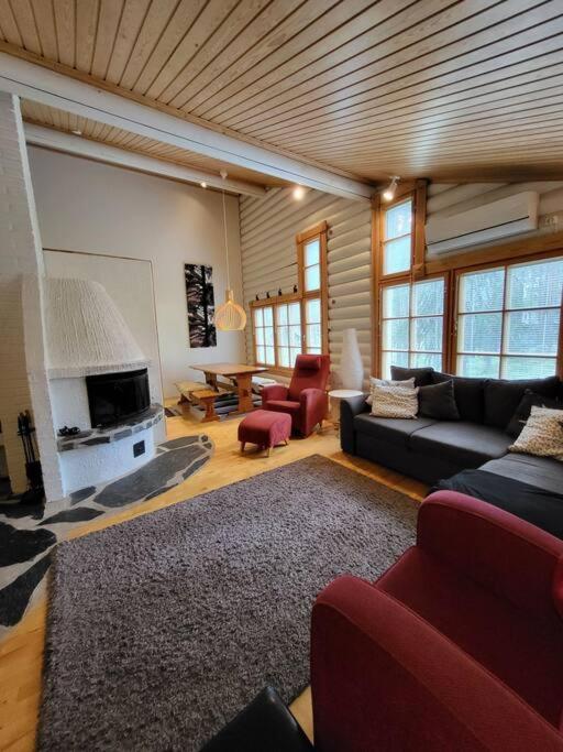 Viihtyisä ja tilava mökki, Pytkykaksonen B
