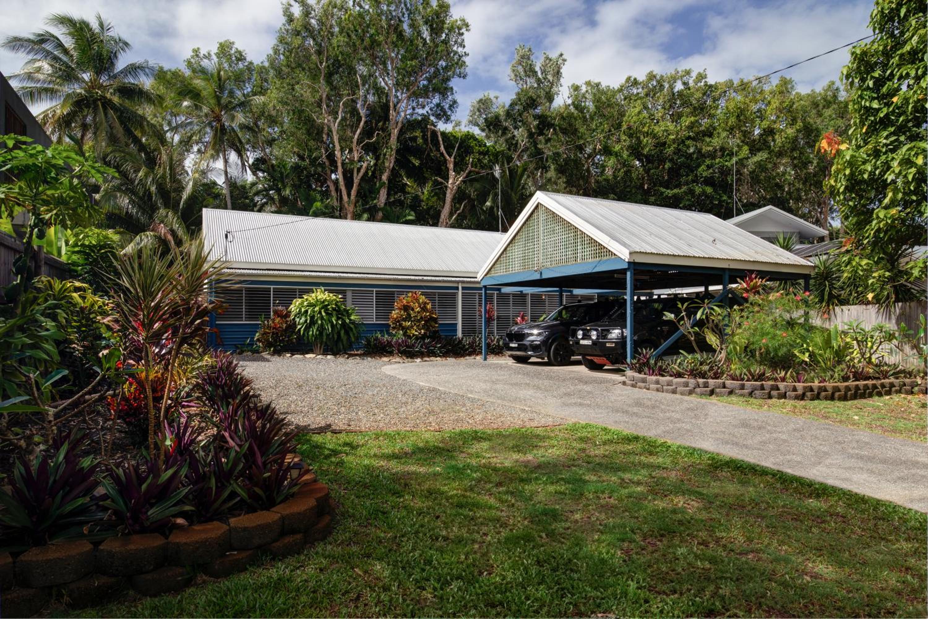 Villa Sorrento, a house on 4 Mile Beach in Port Douglas