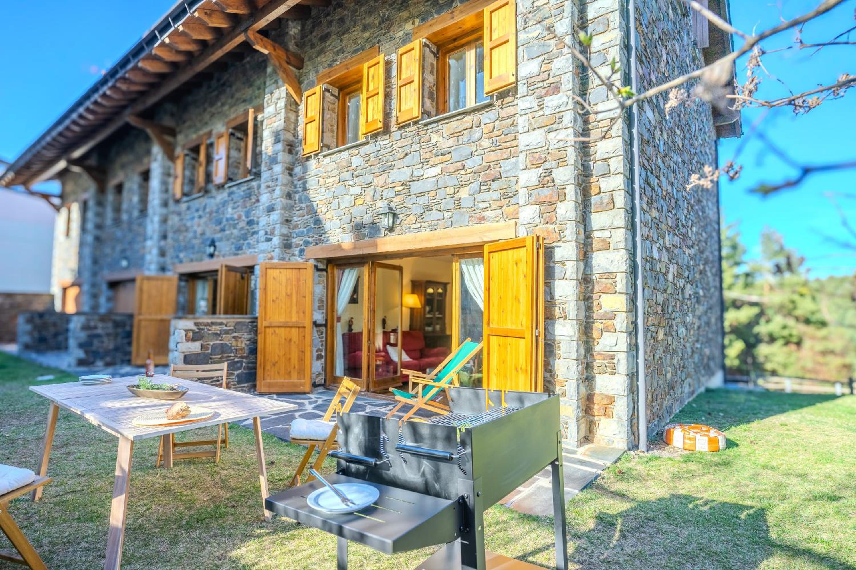 Chalet a pie de pistas de la Molina view 3