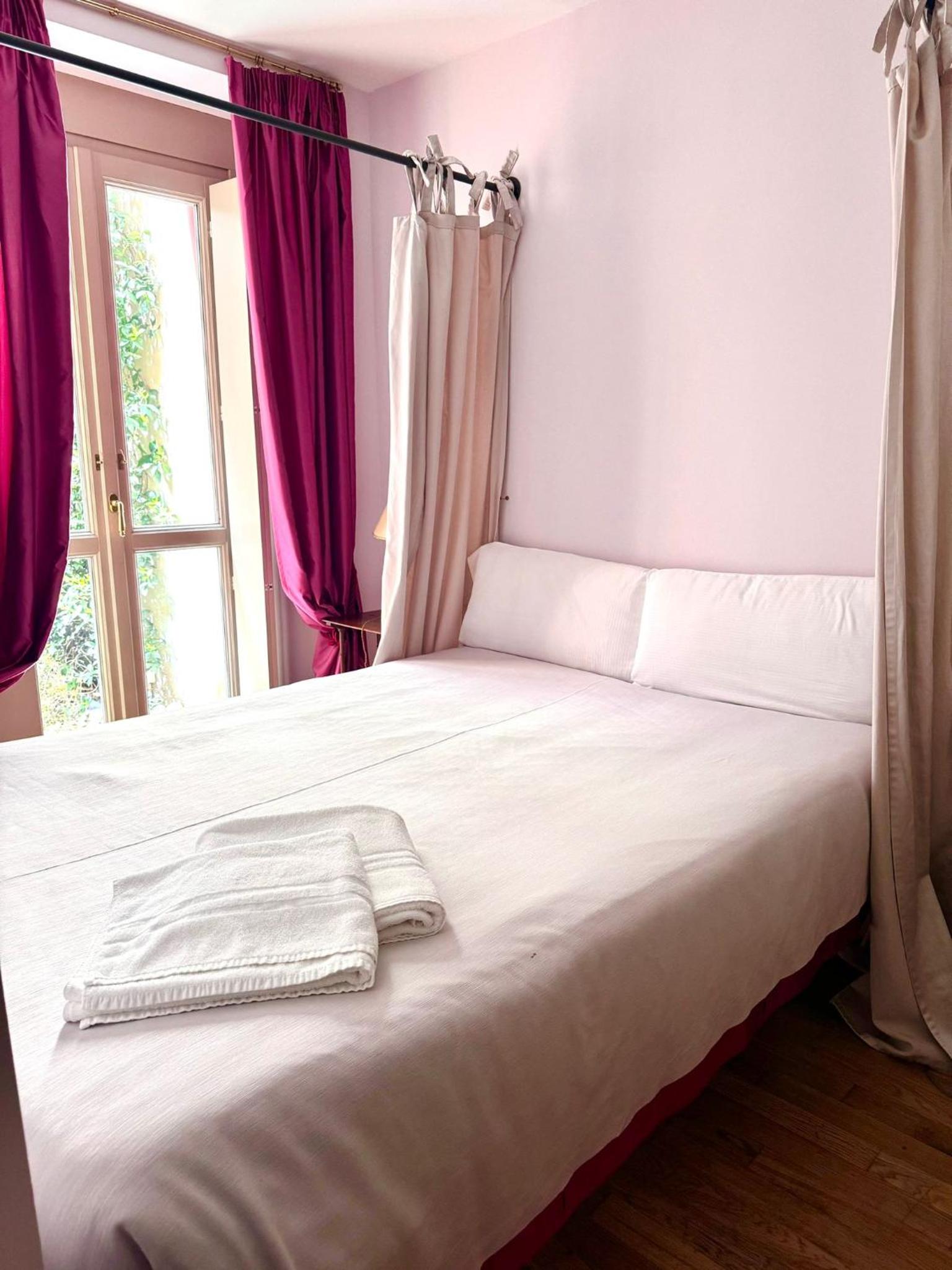 Porta Palace Apartments