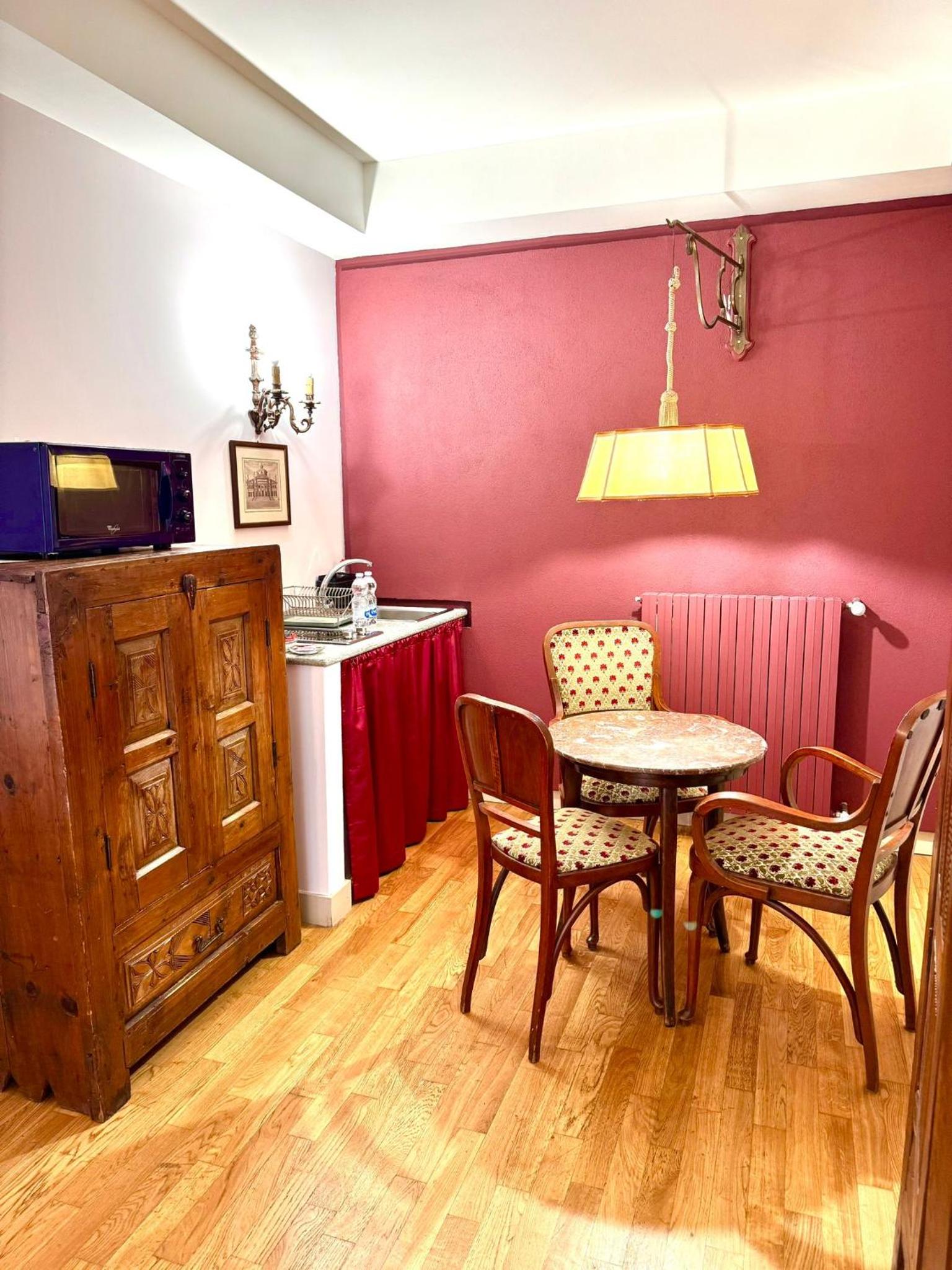 Porta Palace Apartments