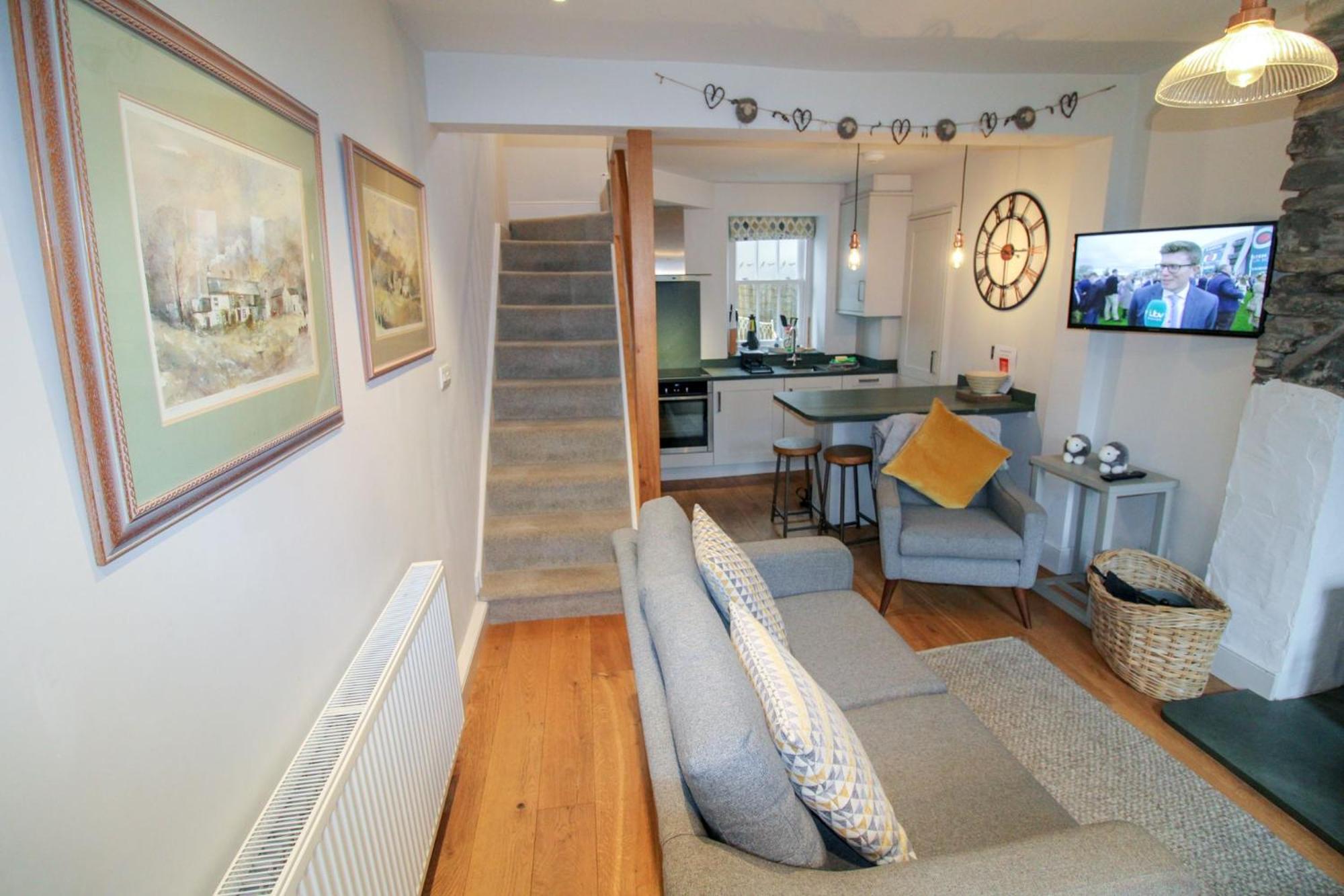 Cosy Cottage within walking distance of shops, pubs in Ambleside with wood burning stove