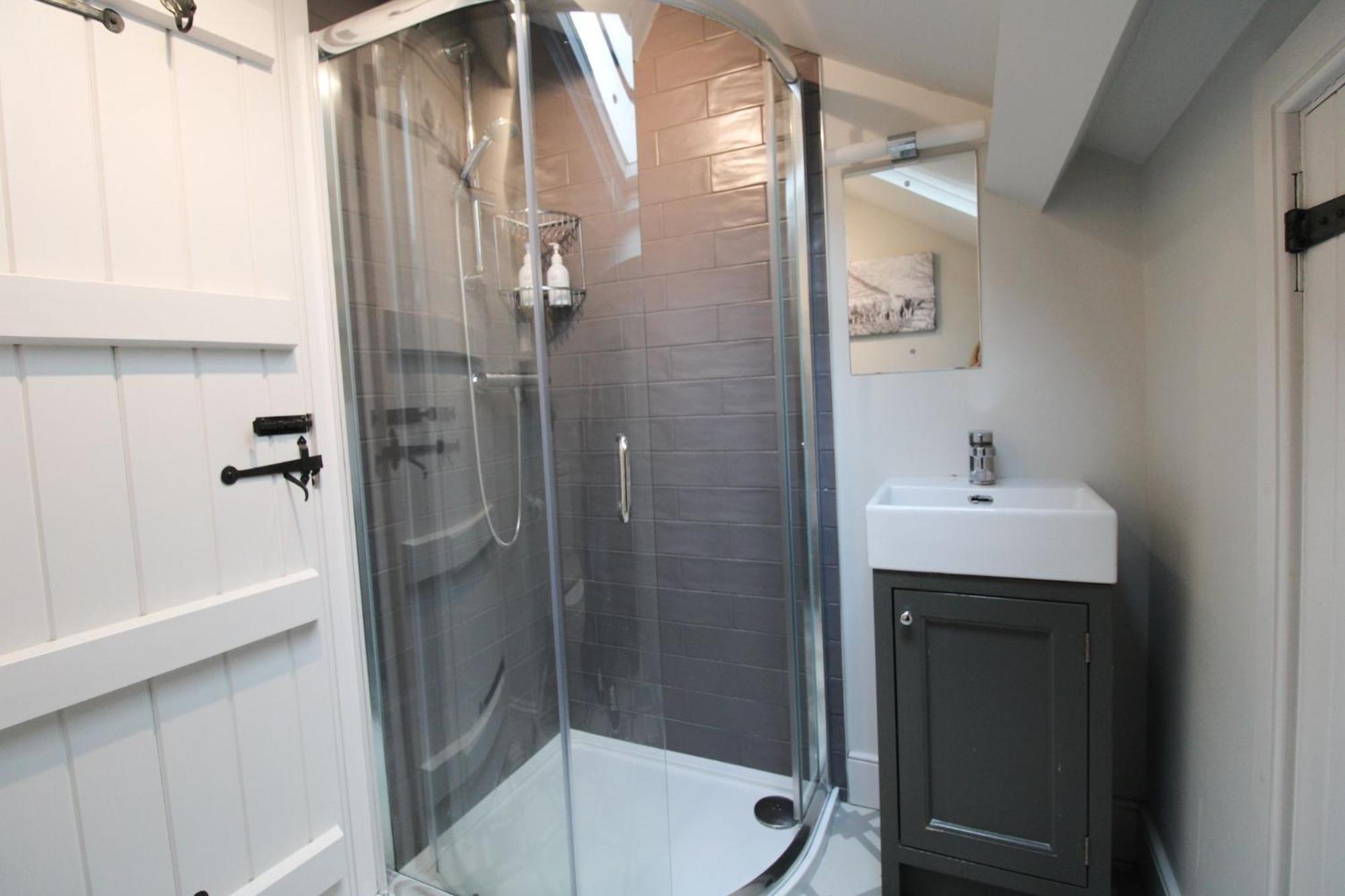 Cosy Cottage within walking distance of shops, pubs in Ambleside with wood burning stove