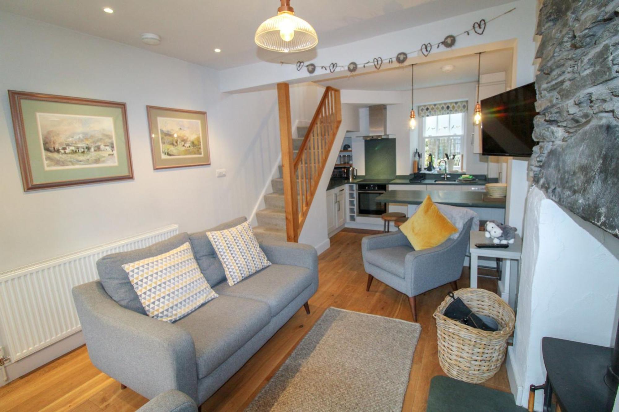 Cosy Cottage within walking distance of shops, pubs in Ambleside with wood burning stove