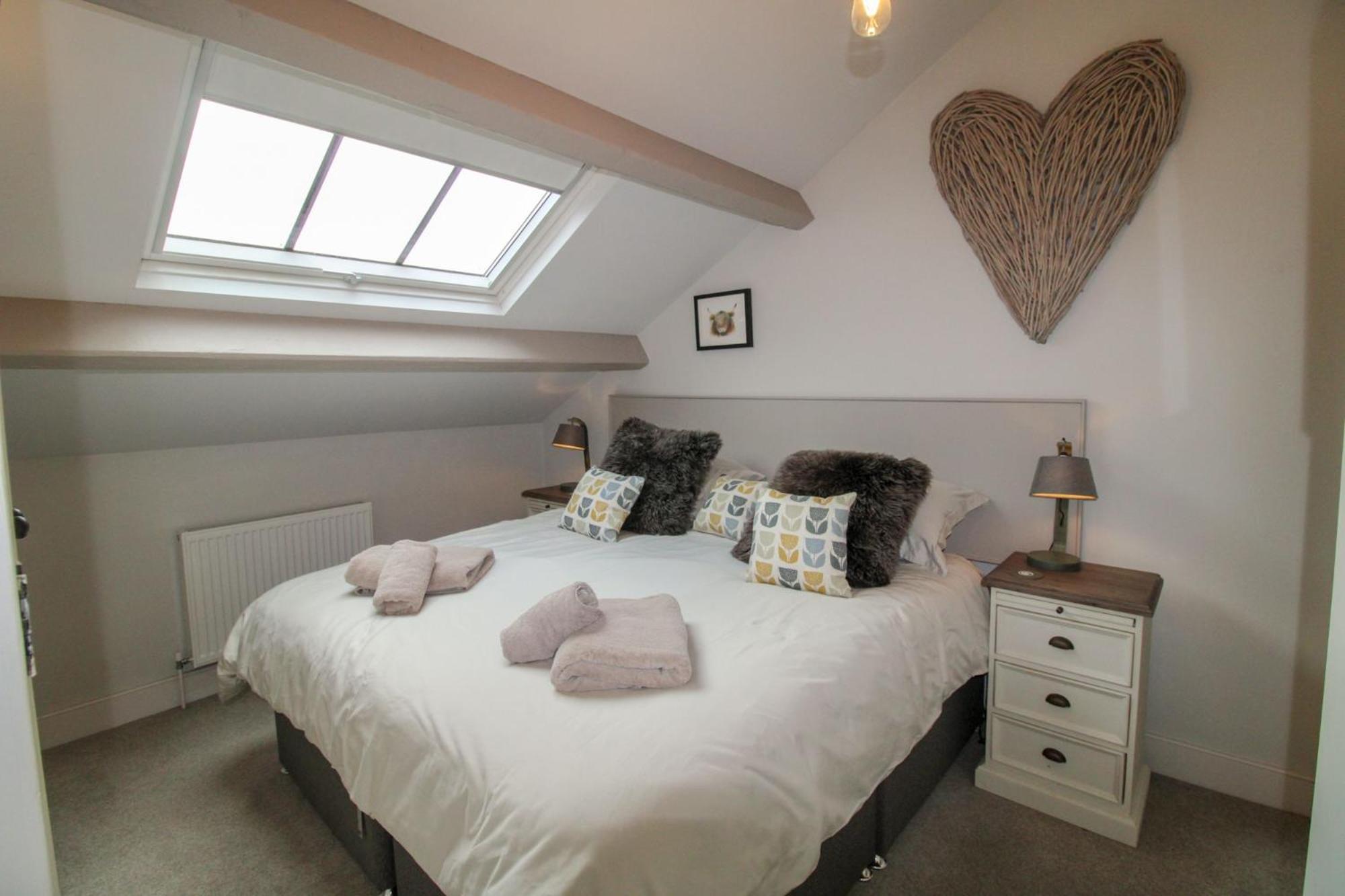 Cosy Cottage within walking distance of shops, pubs in Ambleside with wood burning stove