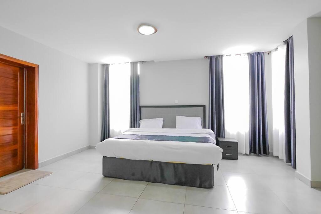 Ultra Modern Apartment in Nyarutarama view 3