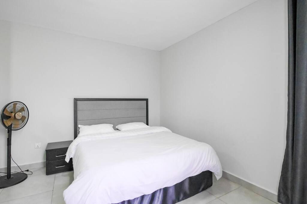 Ultra Modern Apartment in Nyarutarama view 4