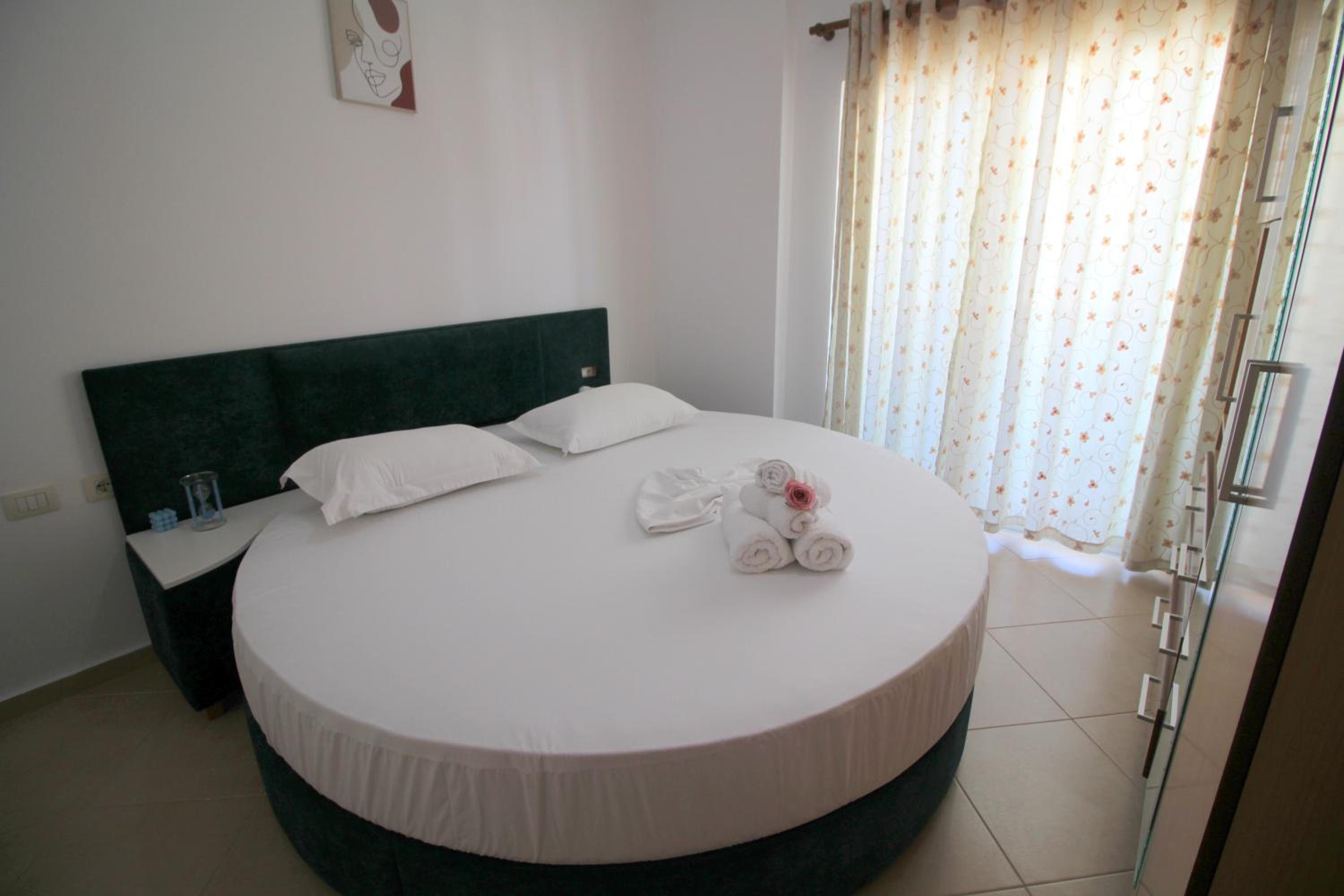 July Seaview Apartments