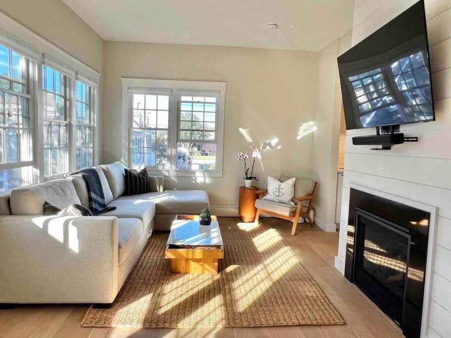 Luxury Water-View West End Condo