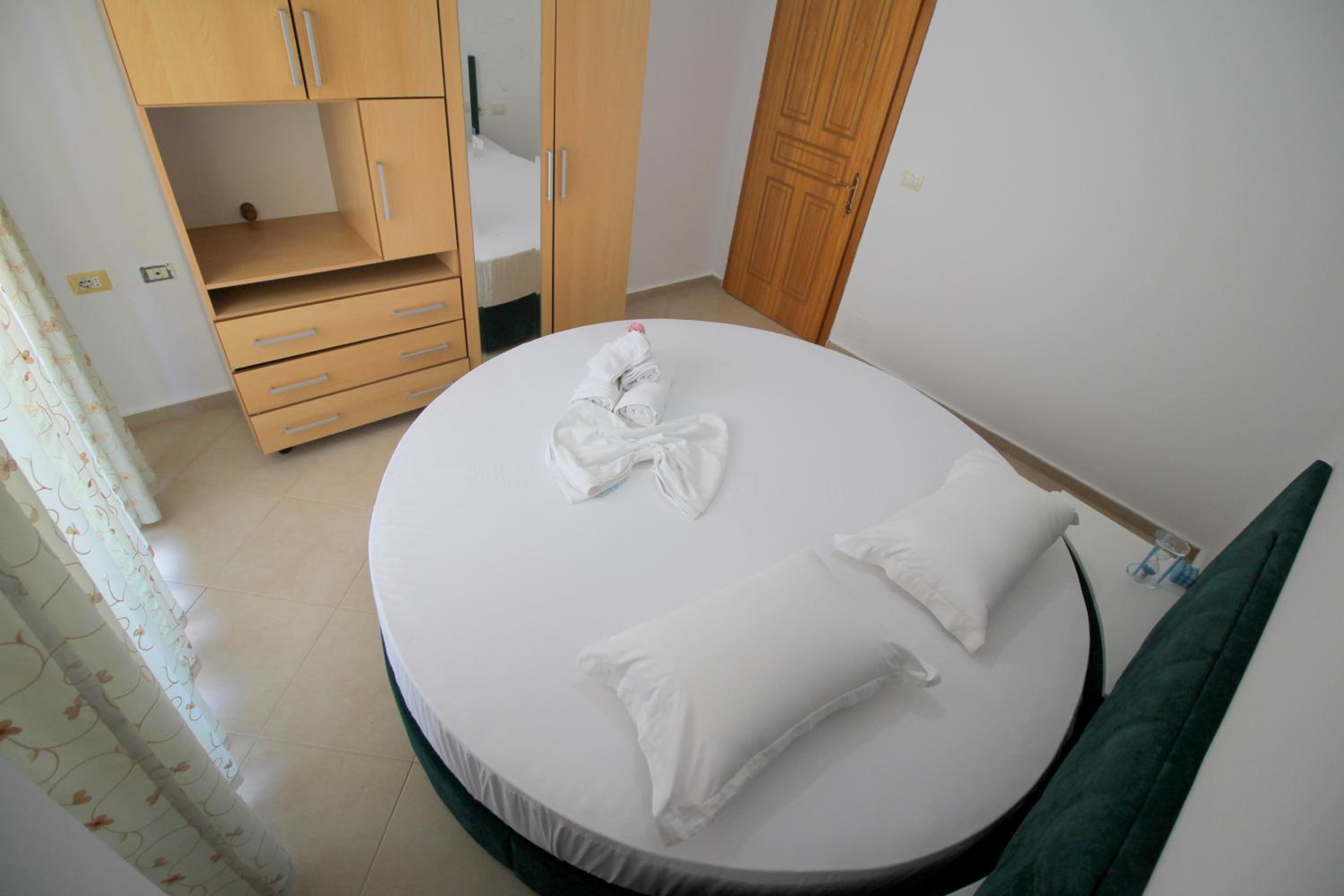 July Seaview Apartments
