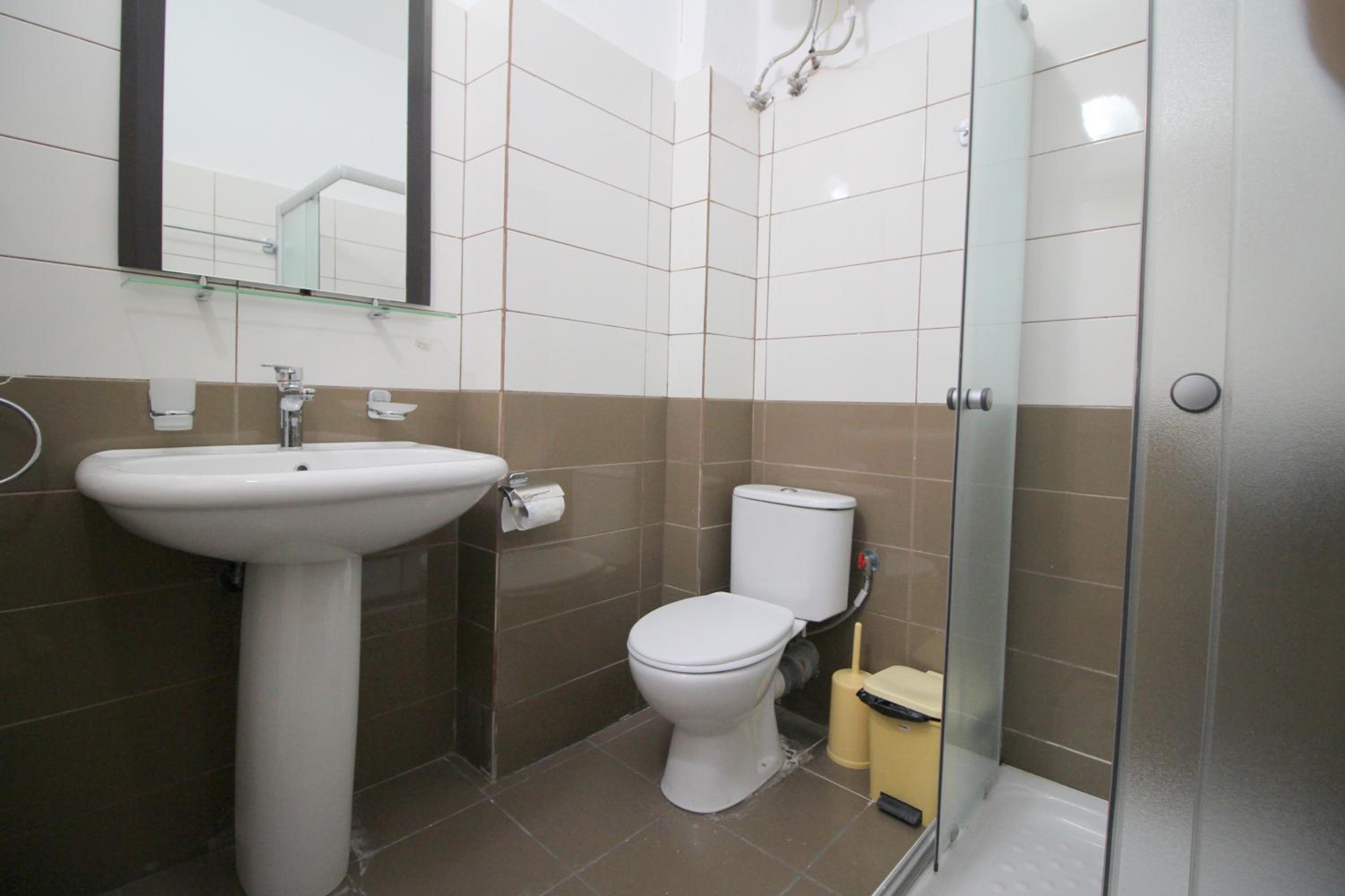 July Seaview Apartments