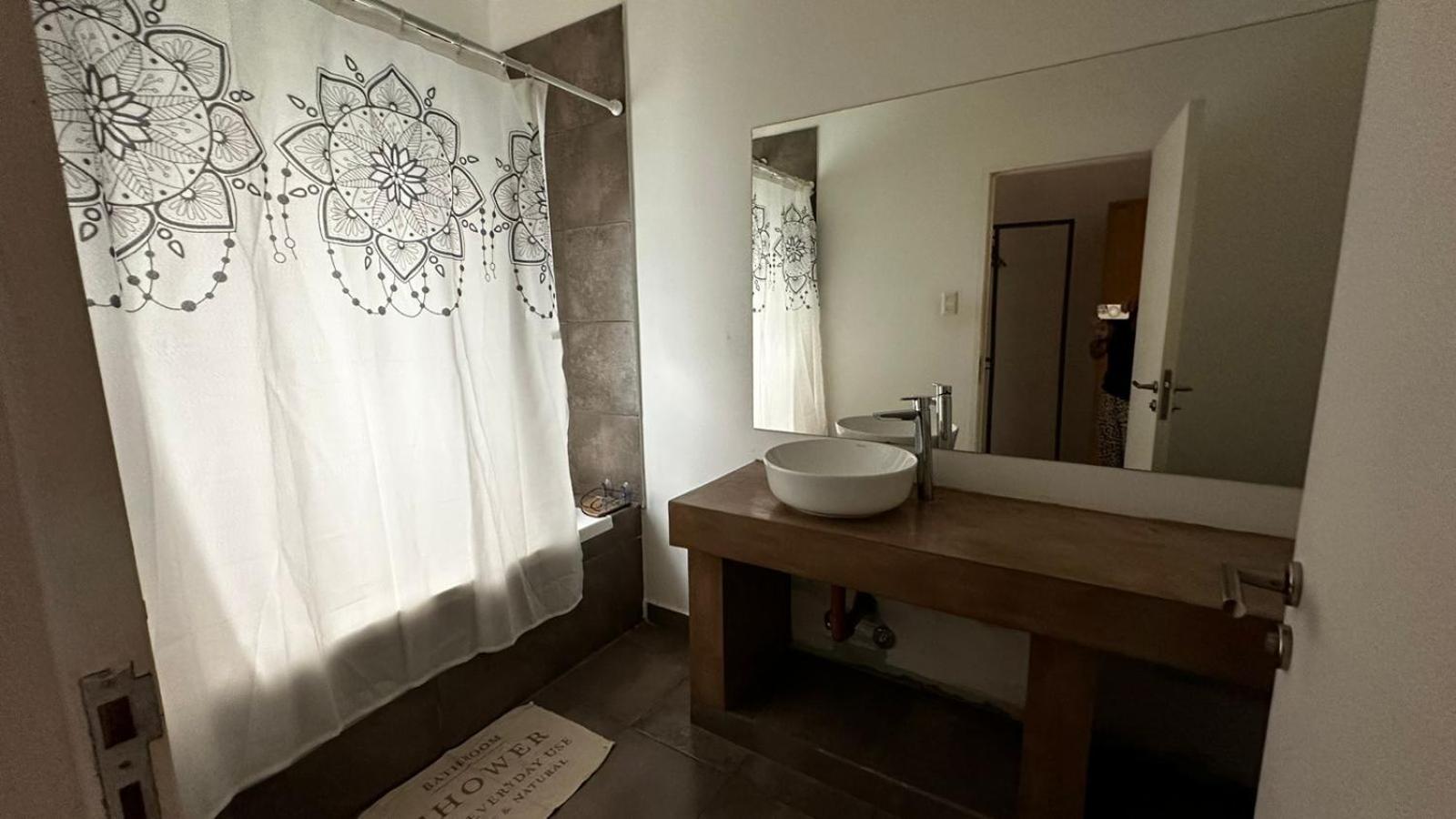 casa con pileta grande en Castellanos San Lorenzo ,paisaje unico, tranquilidad y comodidad