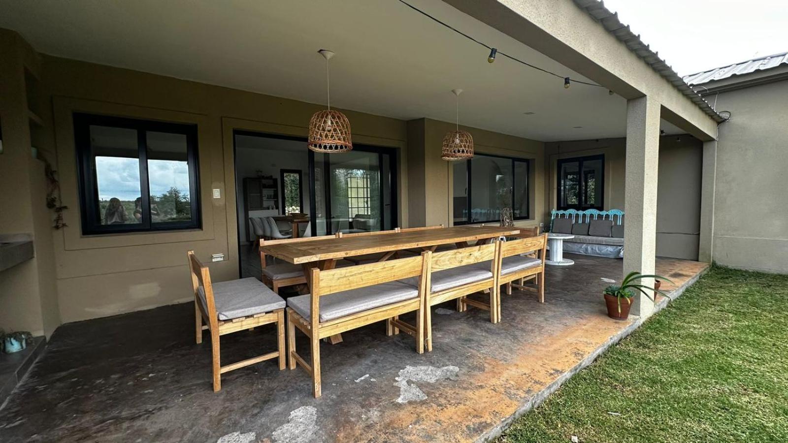 casa con pileta grande en Castellanos San Lorenzo ,paisaje unico, tranquilidad y comodidad