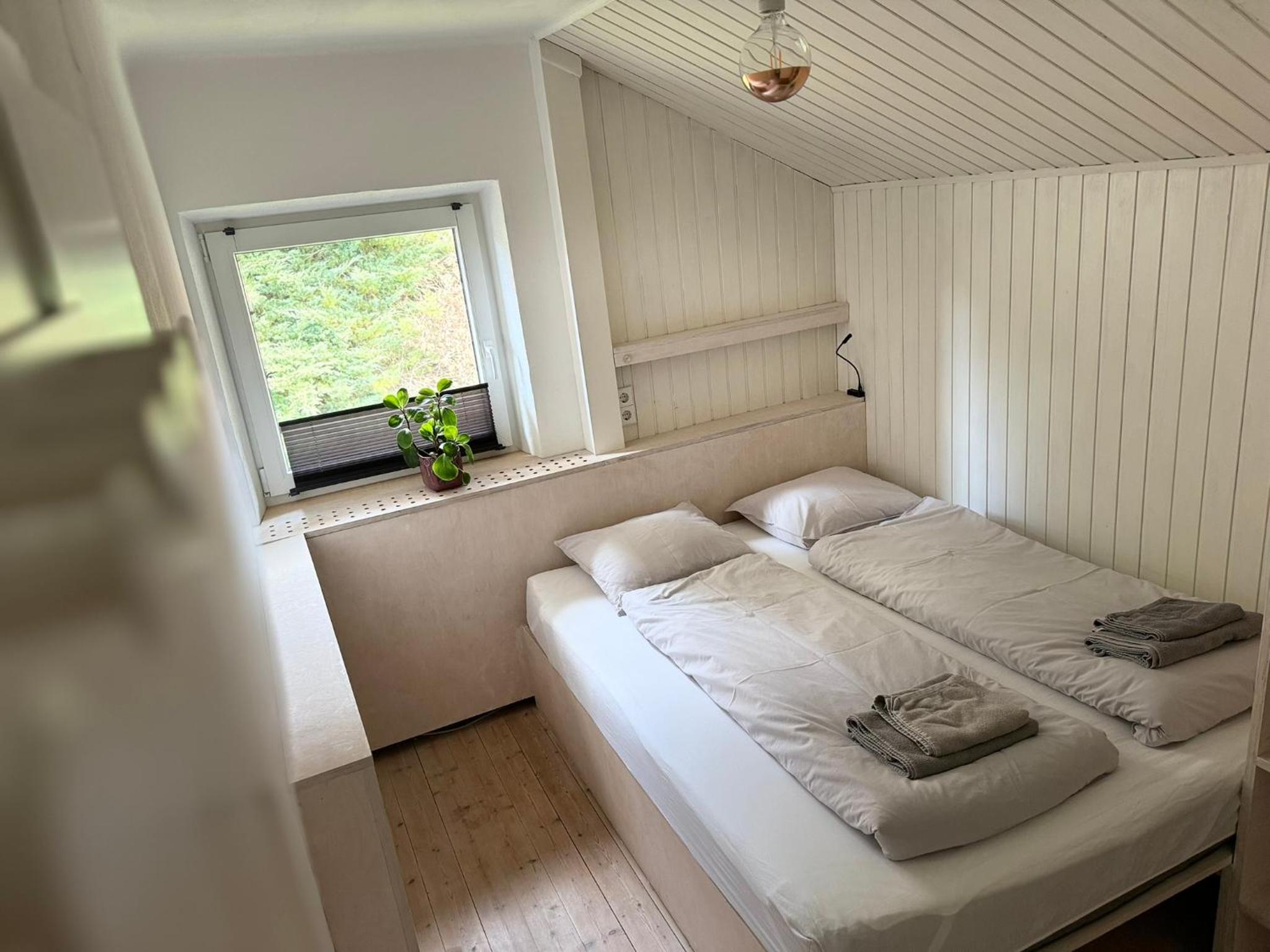 Chalet Franzi - Ruhiges Chalet mit Bergblick, Garten und gratis Eintritt ins Solarbad