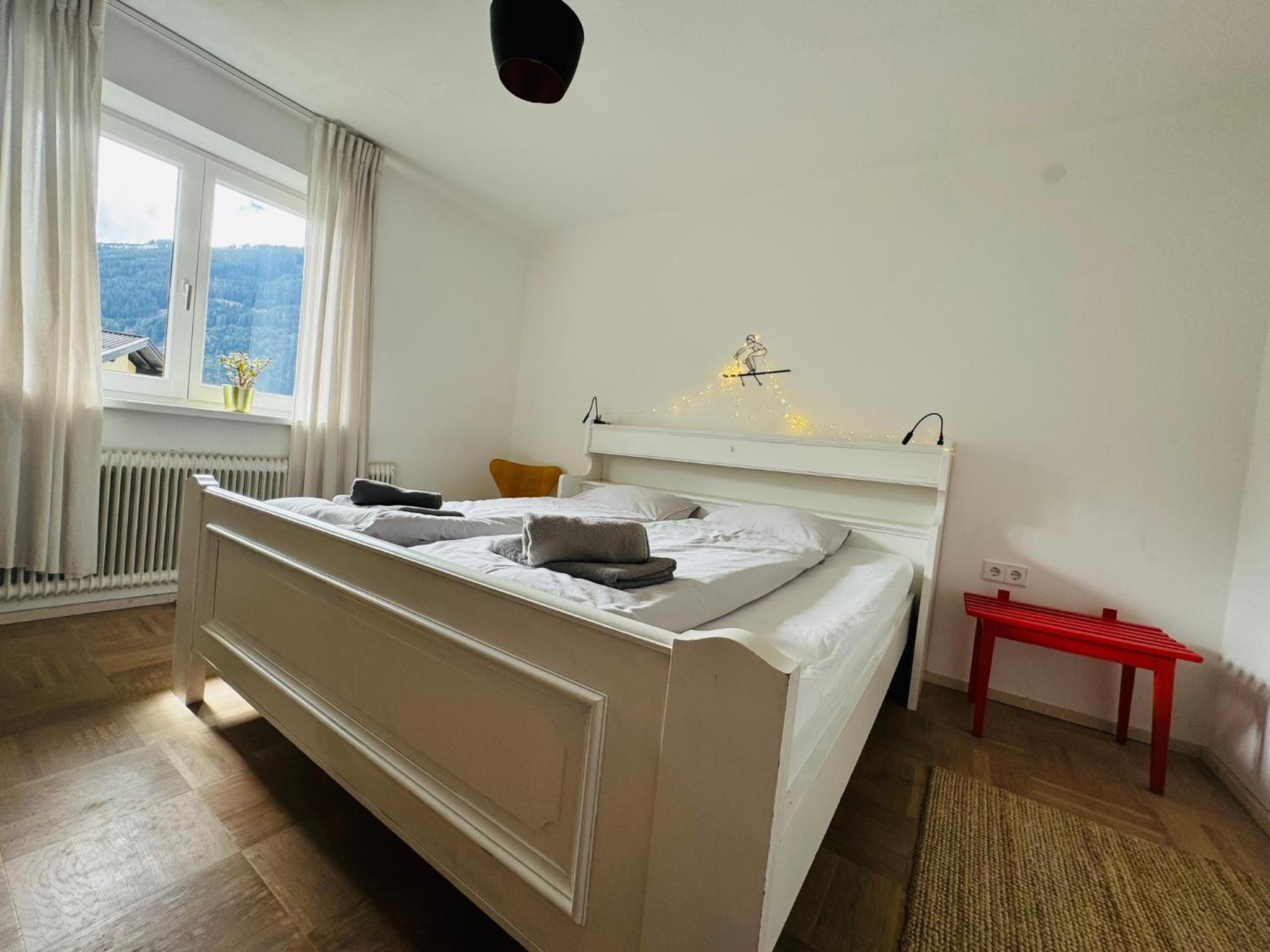 Chalet Franzi - Ruhiges Chalet mit Bergblick, Garten und gratis Eintritt ins Solarbad