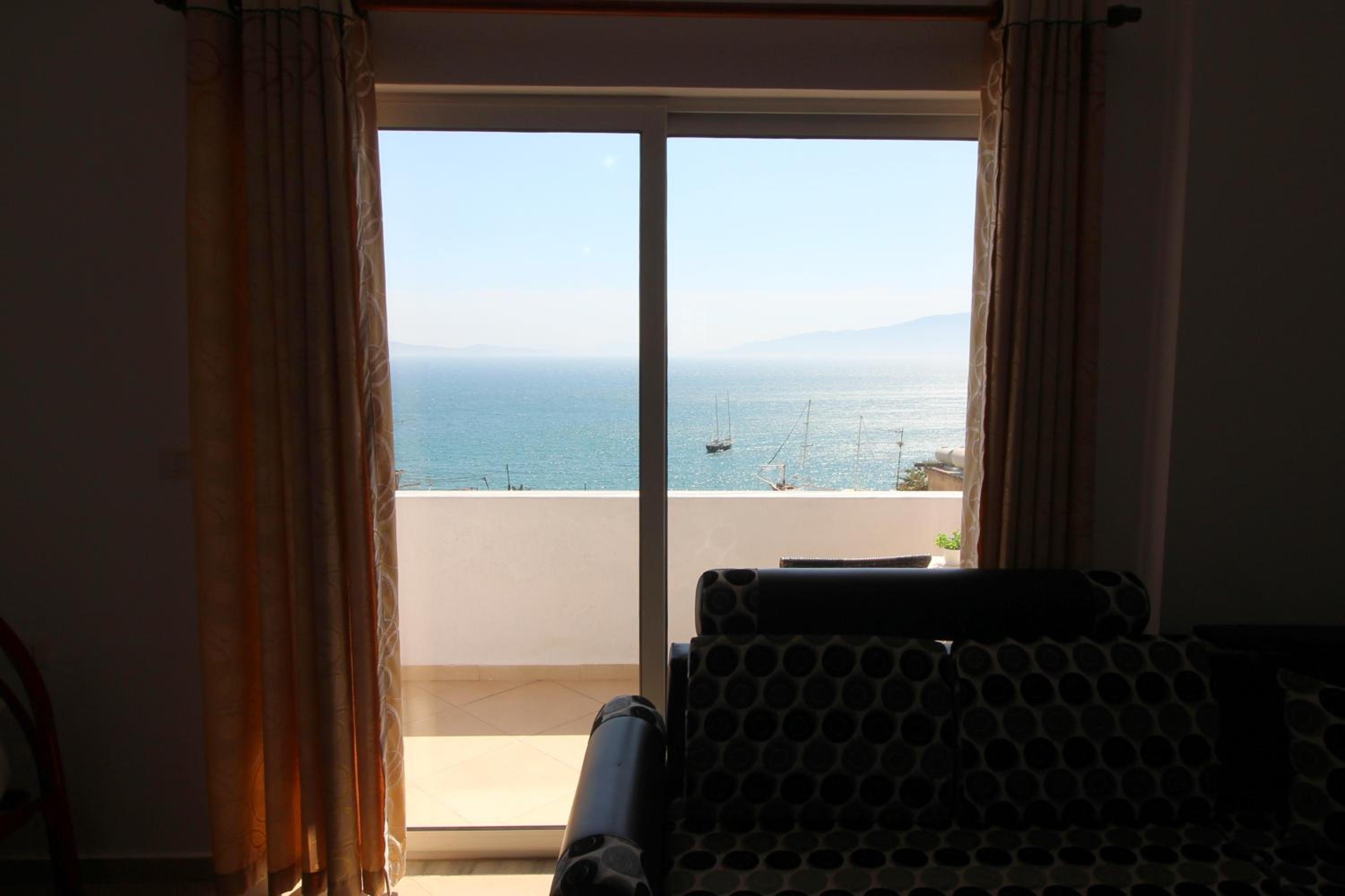 July Seaview Apartments
