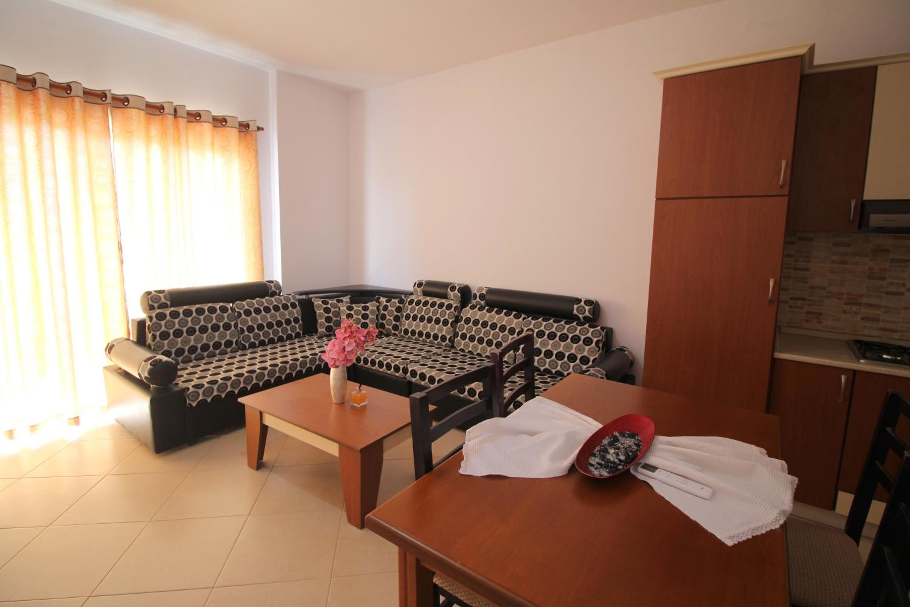 July Seaview Apartments