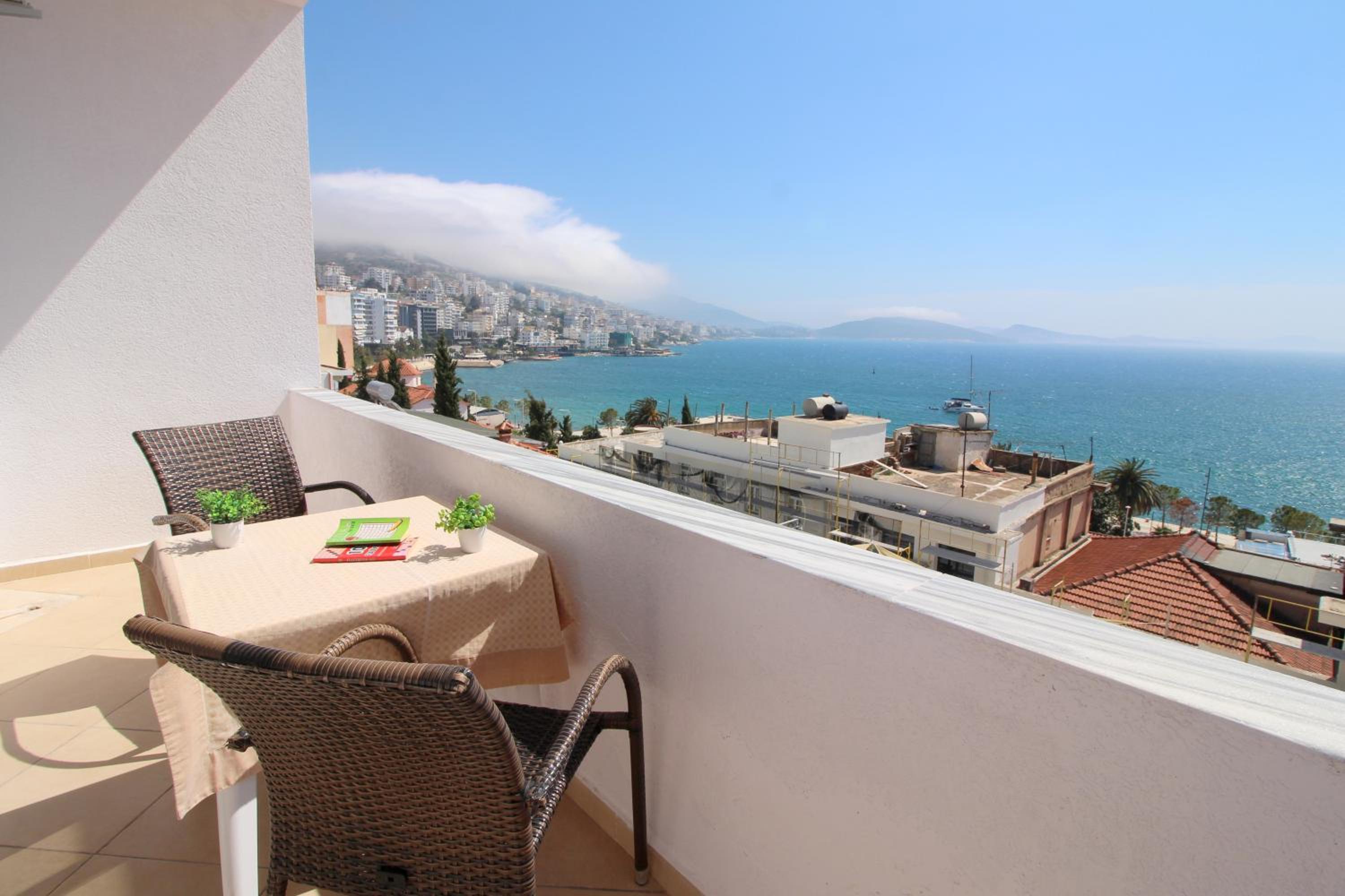 July Seaview Apartments