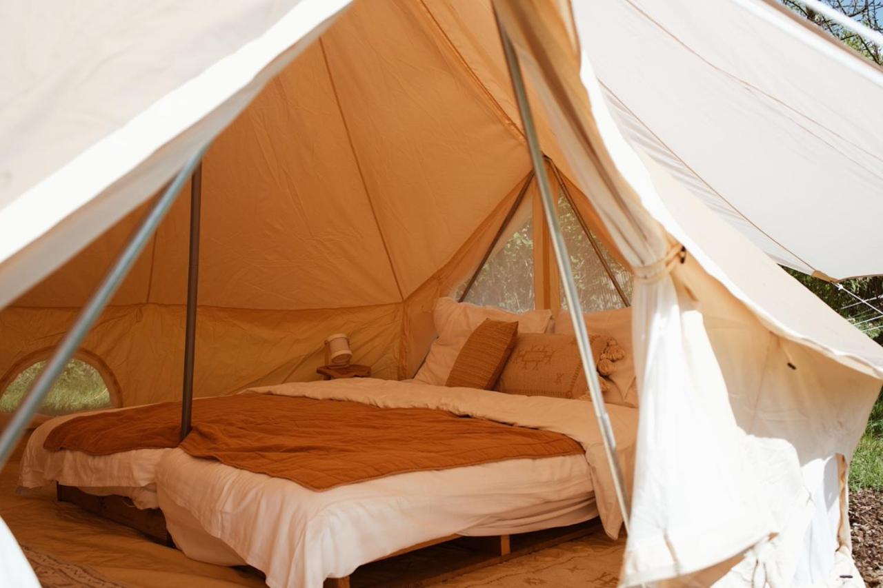 Familie Bell Tent Emperor op rustig park view 2