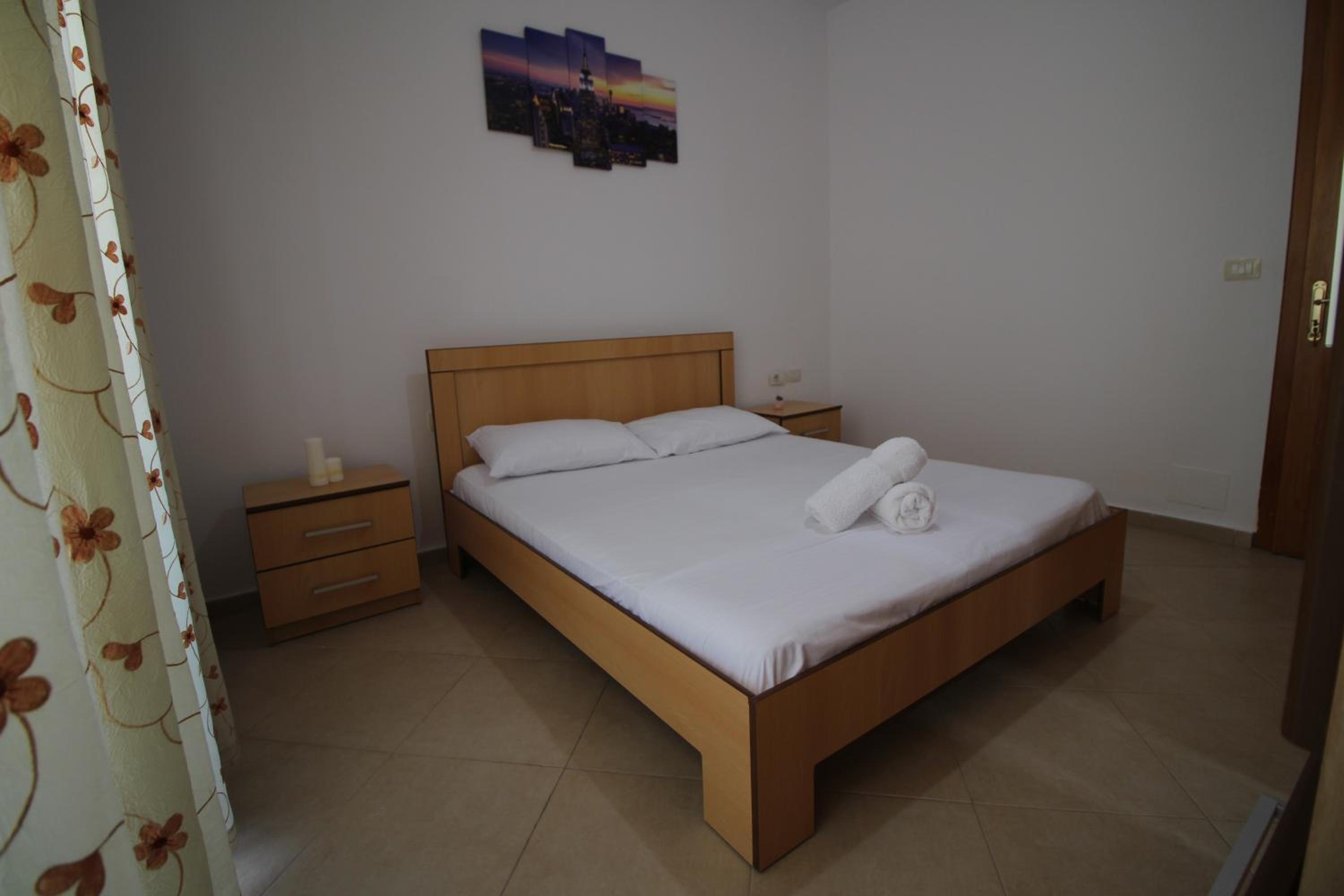 July Seaview Apartments