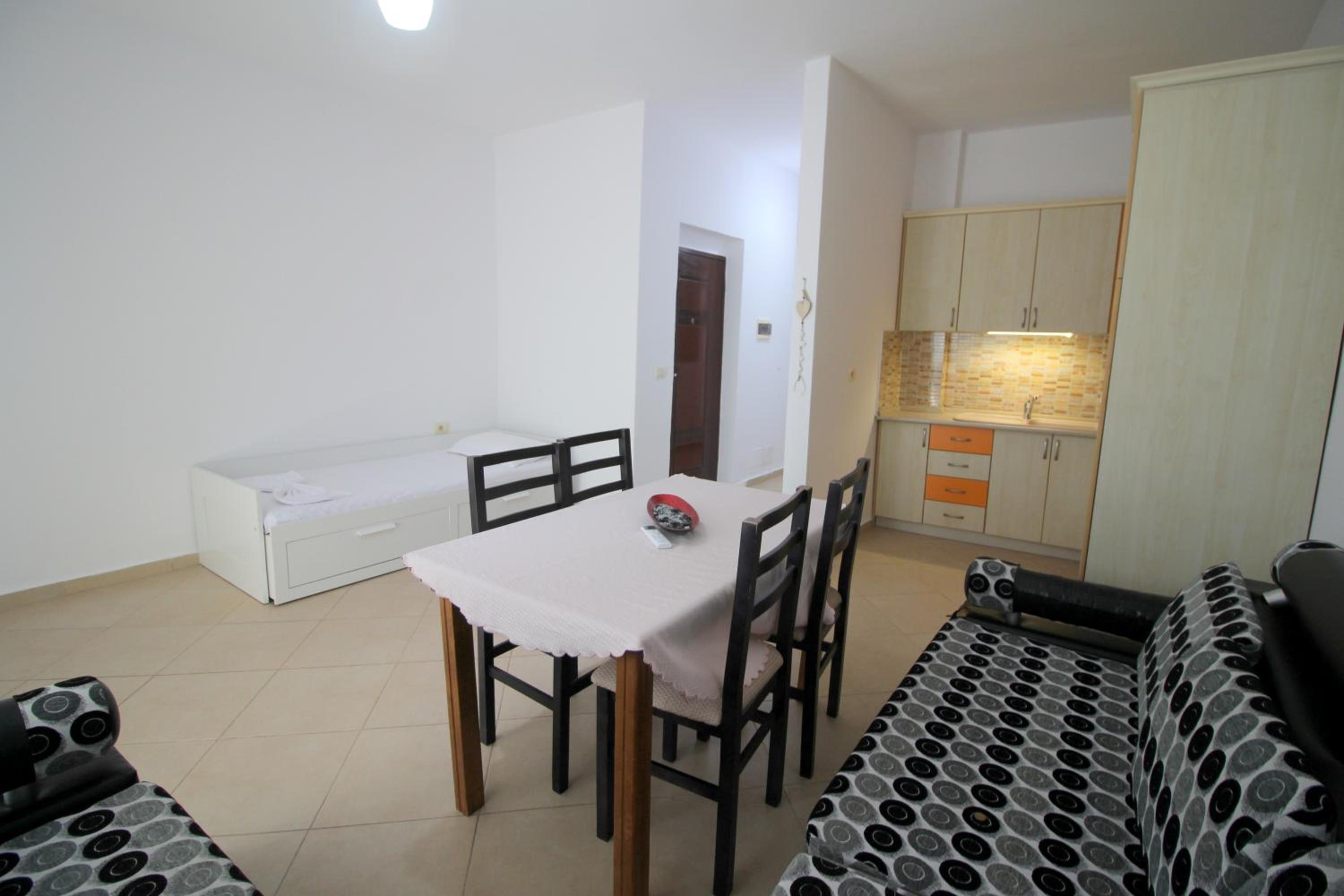 July Seaview Apartments