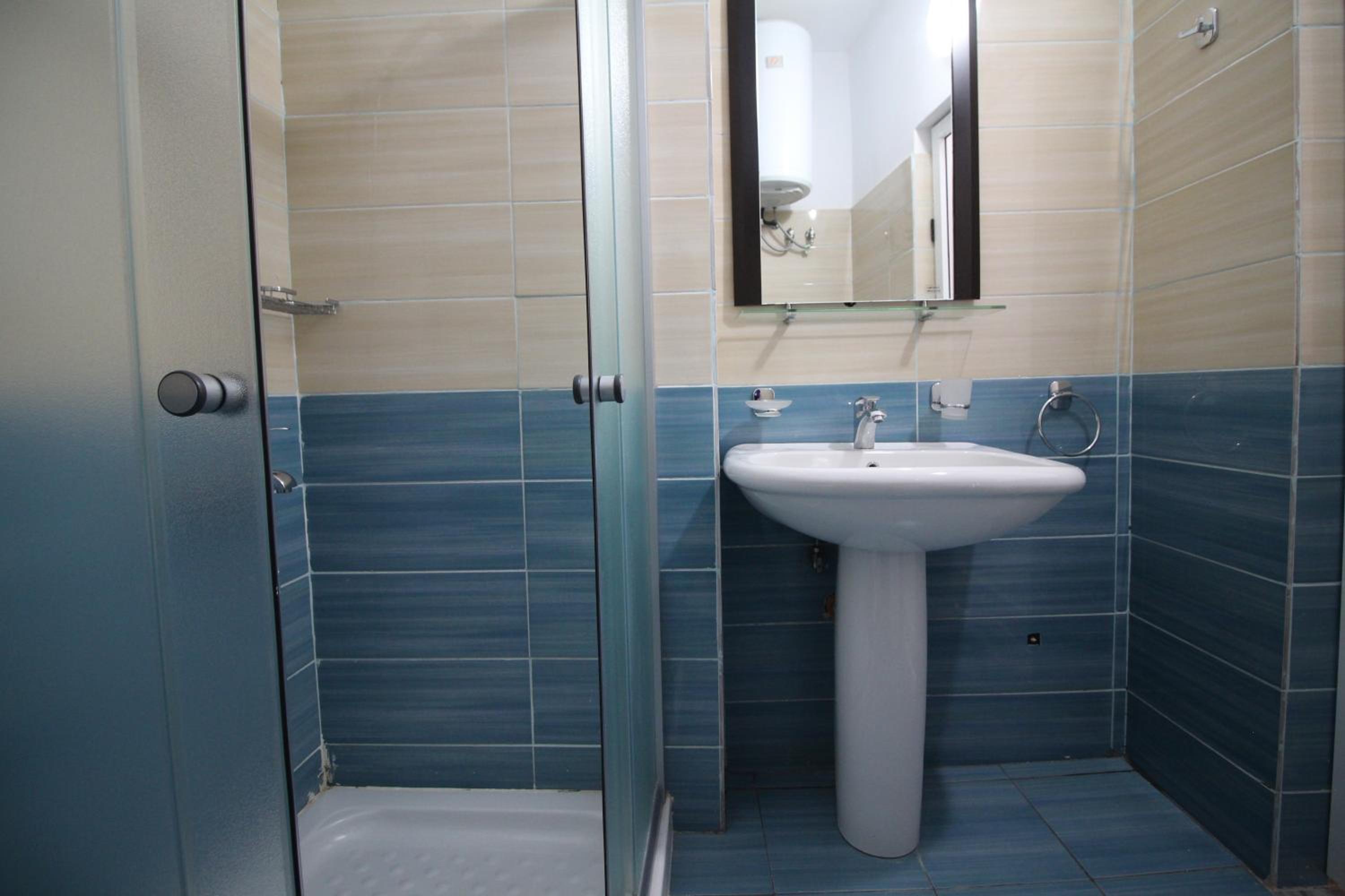July Seaview Apartments