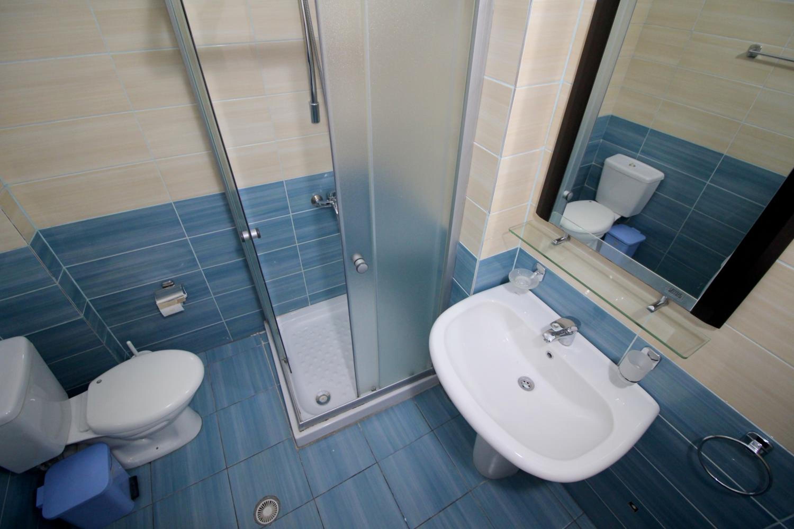 July Seaview Apartments